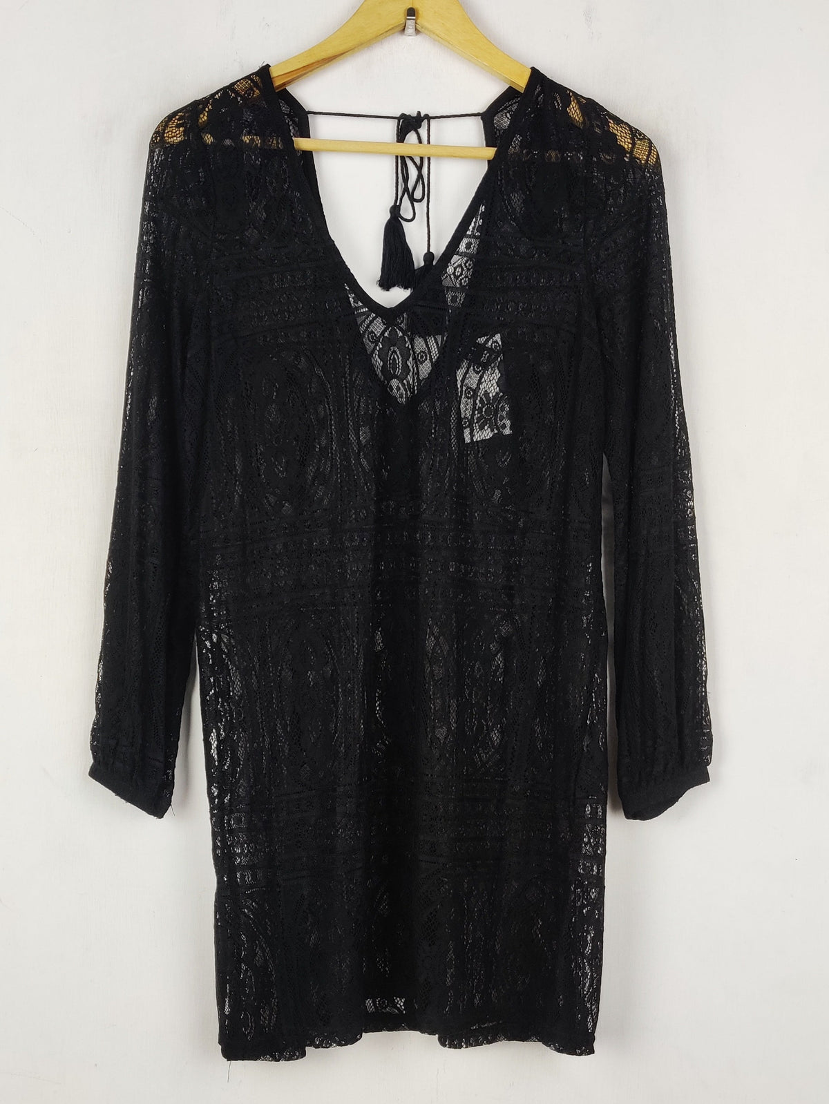 Buy online pre-used pre-loved 100% authentic & Original branded New Look (SWT-8878) available in Pakistan. Top international brands avilable.
