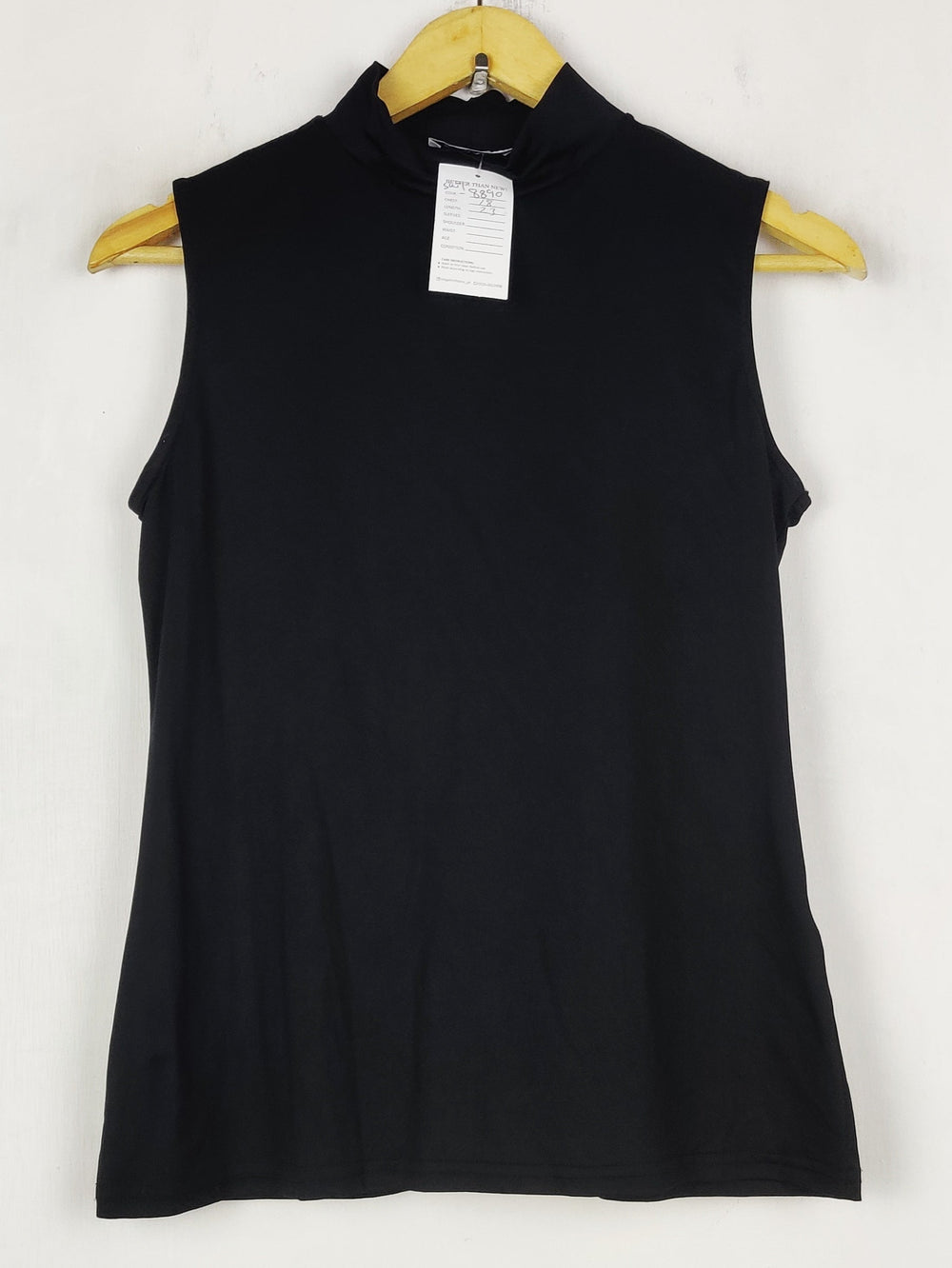 Buy online pre-used pre-loved 100% authentic & Original branded Zapra (SWT-8890) available in Pakistan. Top international brands avilable.