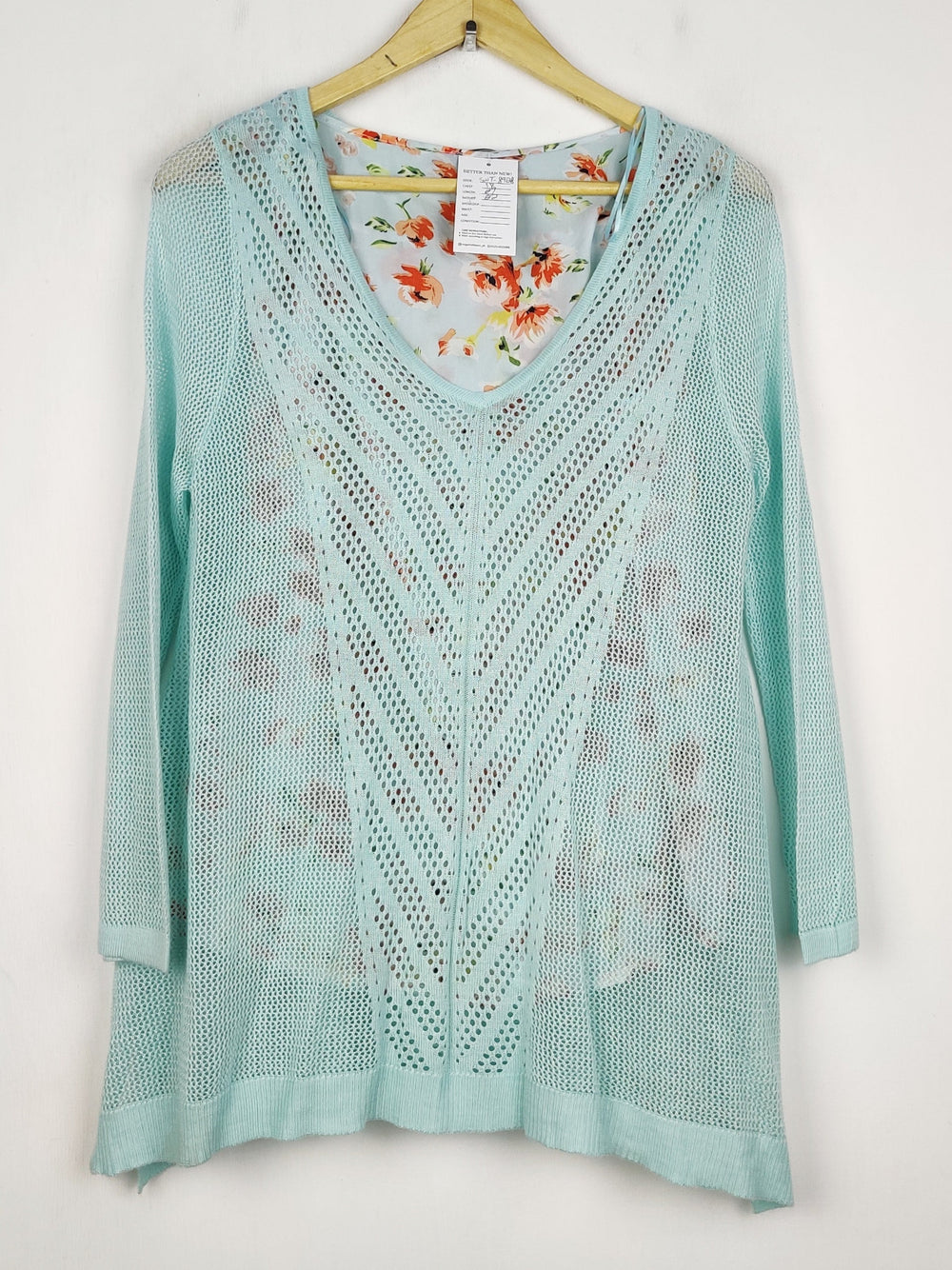 Buy online pre-used pre-loved 100% authentic & Original branded Unknown Brand (SWT-8928) available in Pakistan. Top international brands avilable.