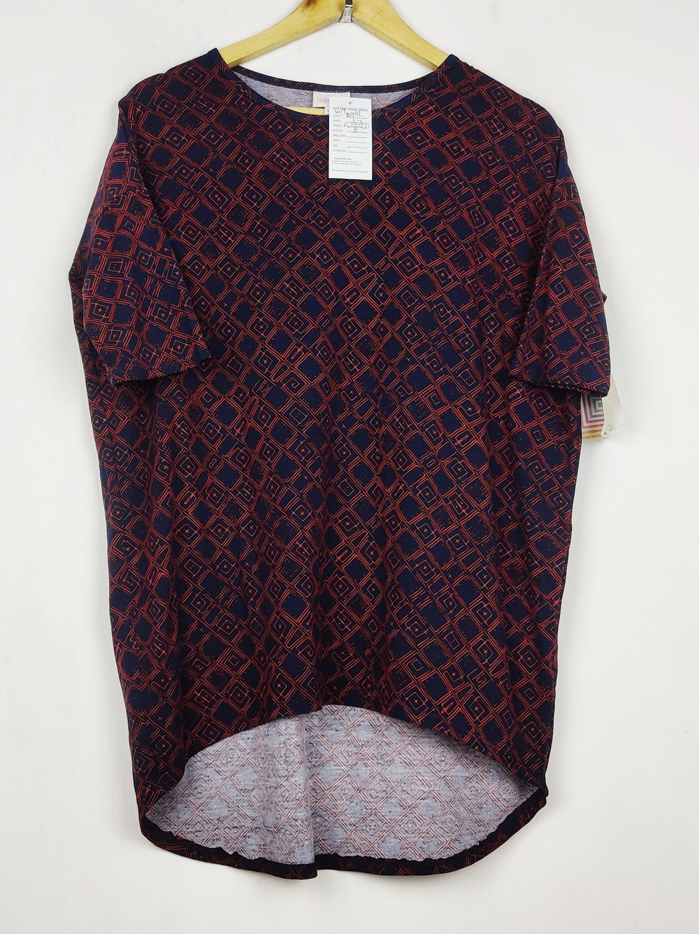 Buy online pre-used pre-loved 100% authentic & Original branded Lularoe (SWT-8942) available in Pakistan. Top international brands avilable.