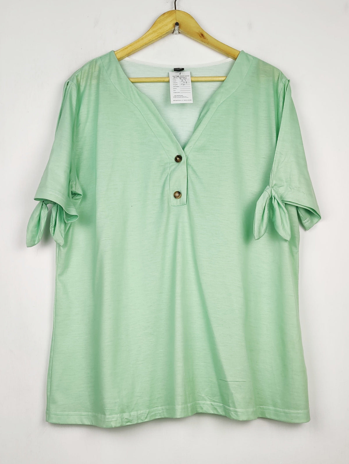 Buy online pre-used pre-loved 100% authentic & Original branded Unknown Brand (SWT-8951) available in Pakistan. Top international brands avilable.