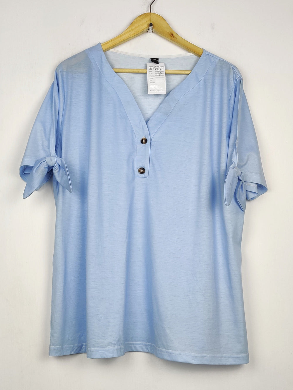 Buy online pre-used pre-loved 100% authentic & Original branded Unknown Brand (SWT-8952) available in Pakistan. Top international brands avilable.