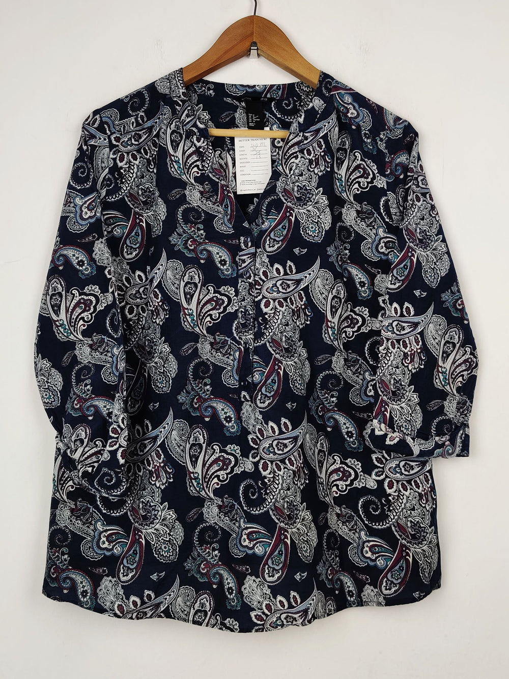 Buy online pre-used pre-loved 100% authentic & Original branded H&M (SWT-895) available in Pakistan. Top international brands avilable.