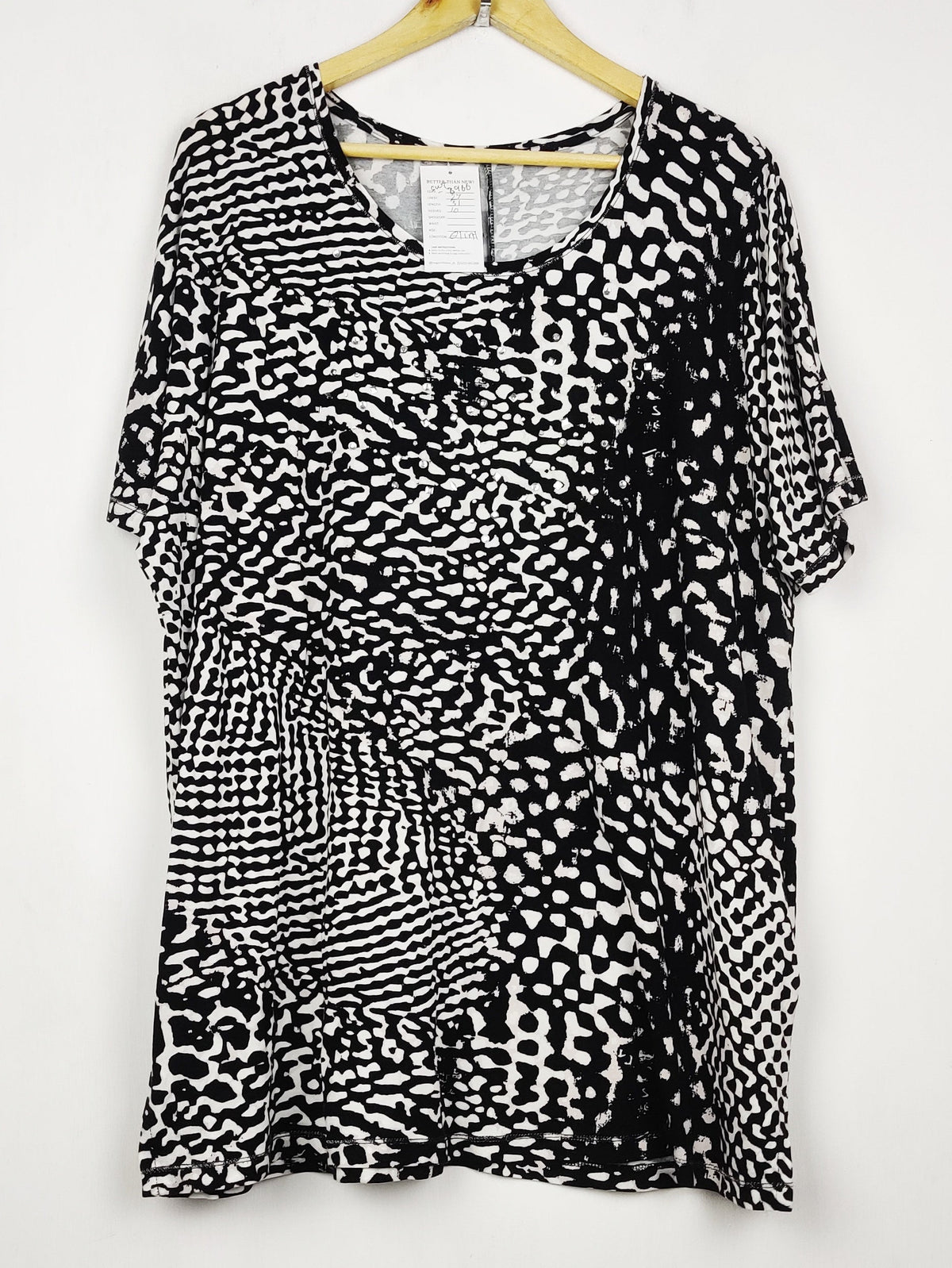 Buy online pre-used pre-loved 100% authentic & Original branded Unknown Brand (SWT-8966) available in Pakistan. Top international brands avilable.