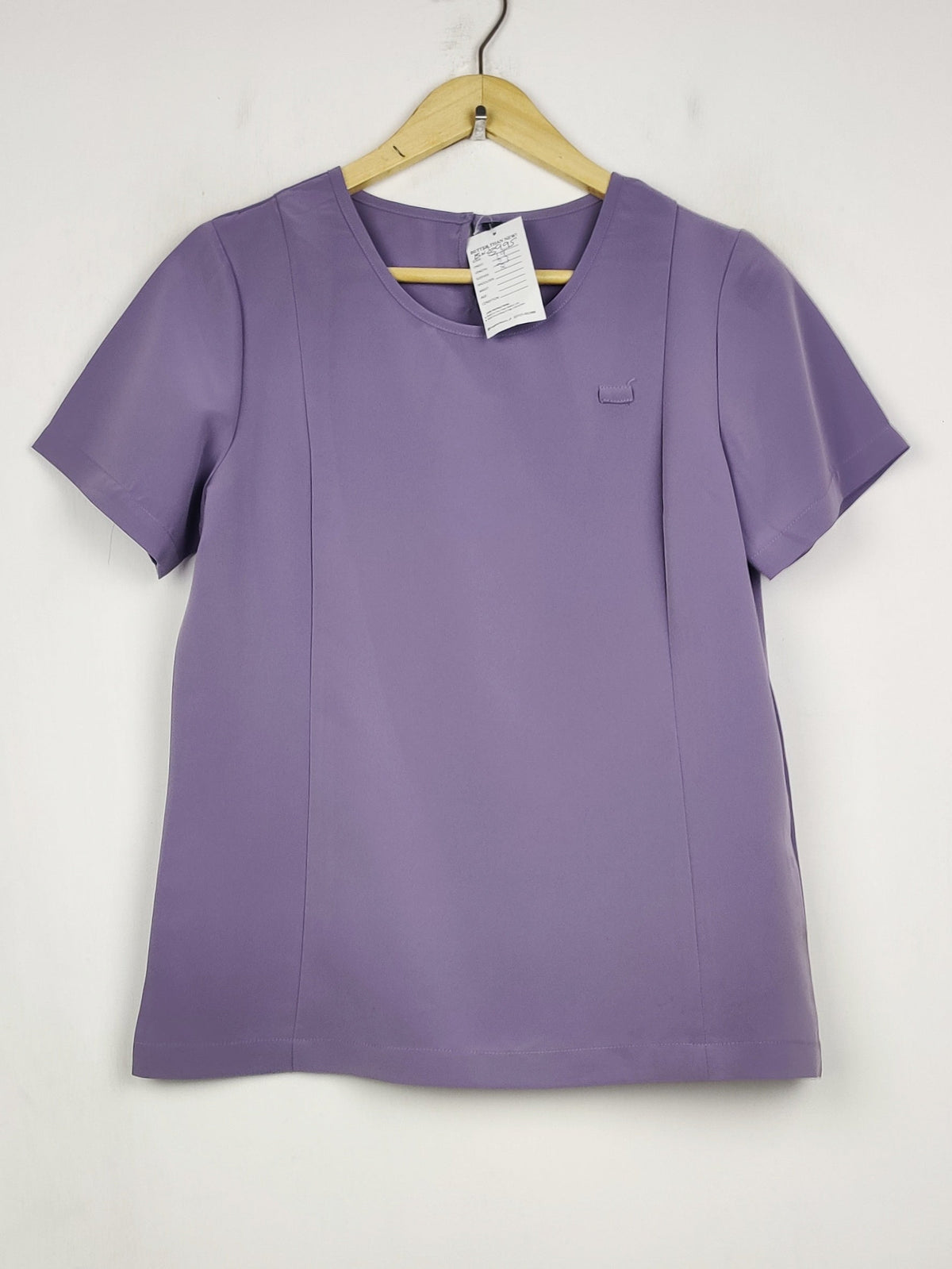 Buy online pre-used pre-loved 100% authentic & Original branded Unknown Brand (SWT-8995) available in Pakistan. Top international brands avilable.