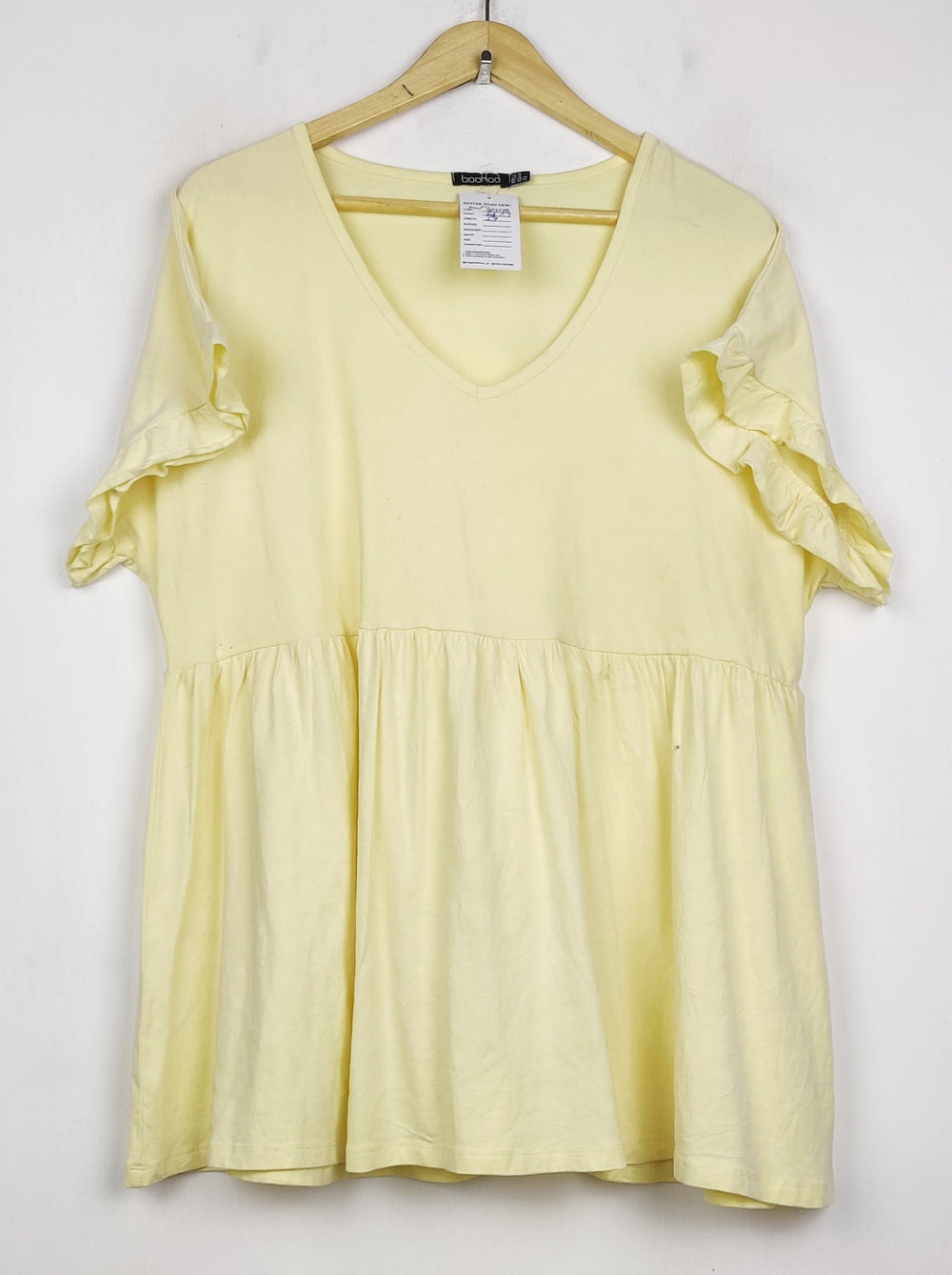 Buy online pre-used pre-loved 100% authentic & Original branded Boohoo (SWT-8998) available in Pakistan. Top international brands avilable.