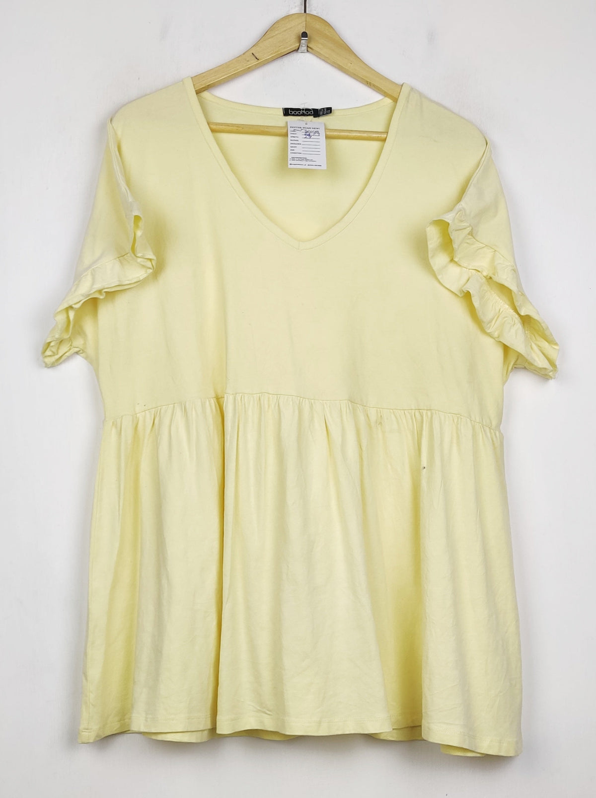 Buy online pre-used pre-loved 100% authentic & Original branded Boohoo (SWT-8998) available in Pakistan. Top international brands avilable.