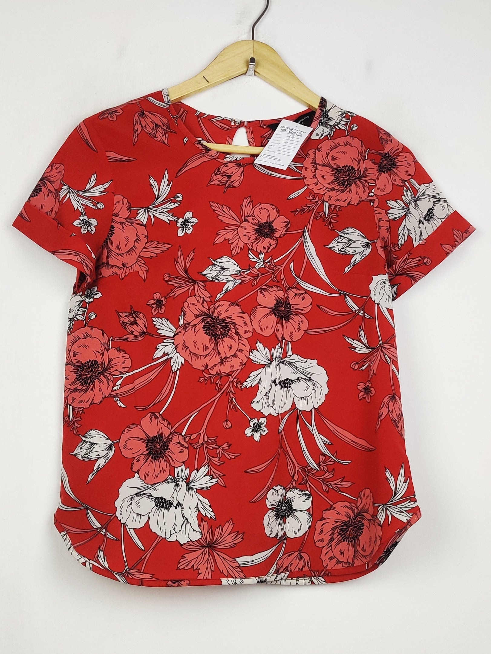 Buy online pre-used pre-loved 100% authentic & Original branded Dorothy Perkins (SWT-9013) available in Pakistan. Top international brands avilable.