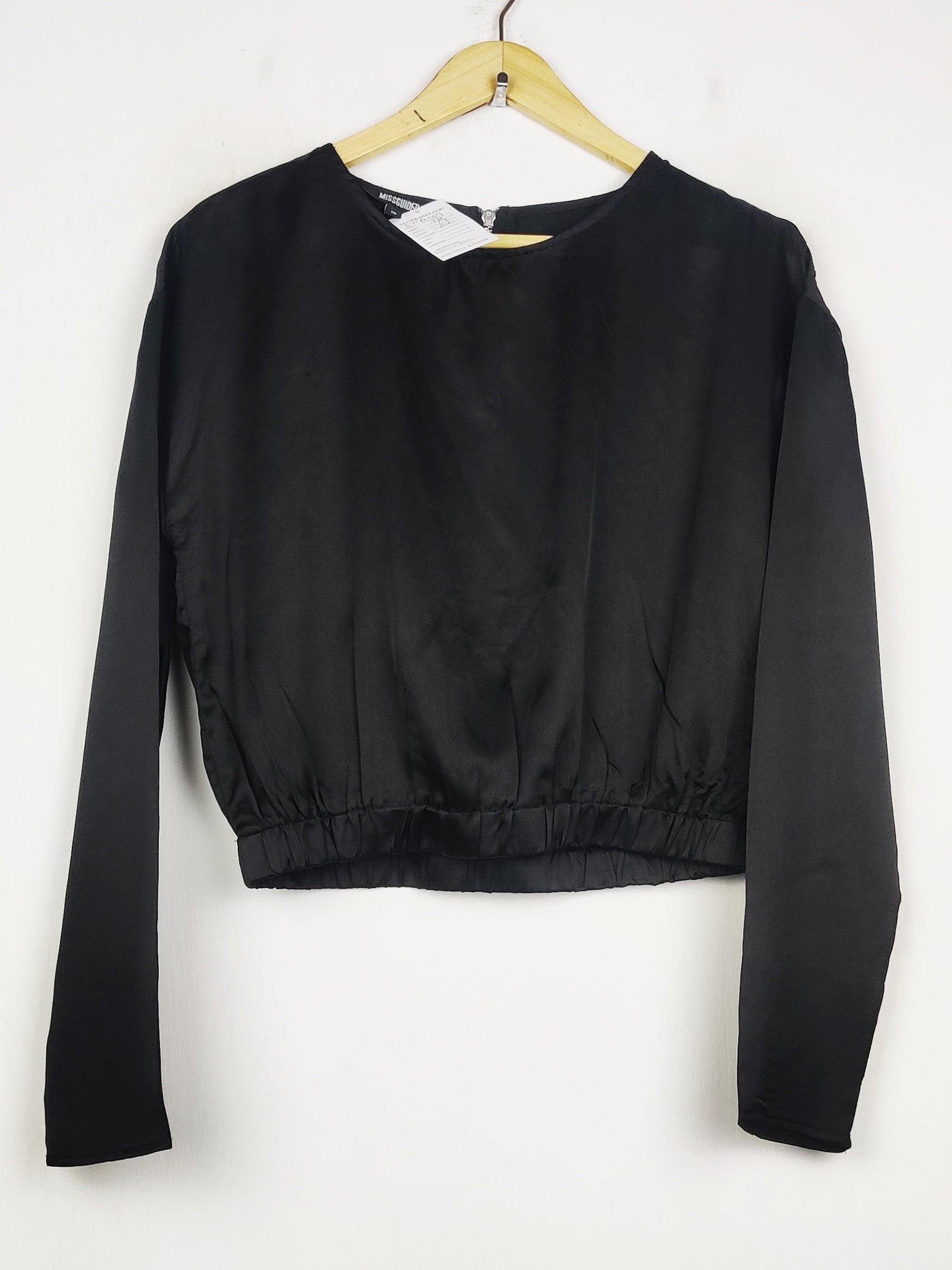 Buy online pre-used pre-loved 100% authentic & Original branded Missguided (SWT-9017) available in Pakistan. Top international brands avilable.