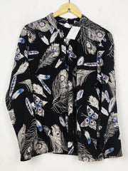 Buy online pre-used pre-loved 100% authentic & Original branded House Of Soul (SWT-9033) available in Pakistan. Top international brands avilable.