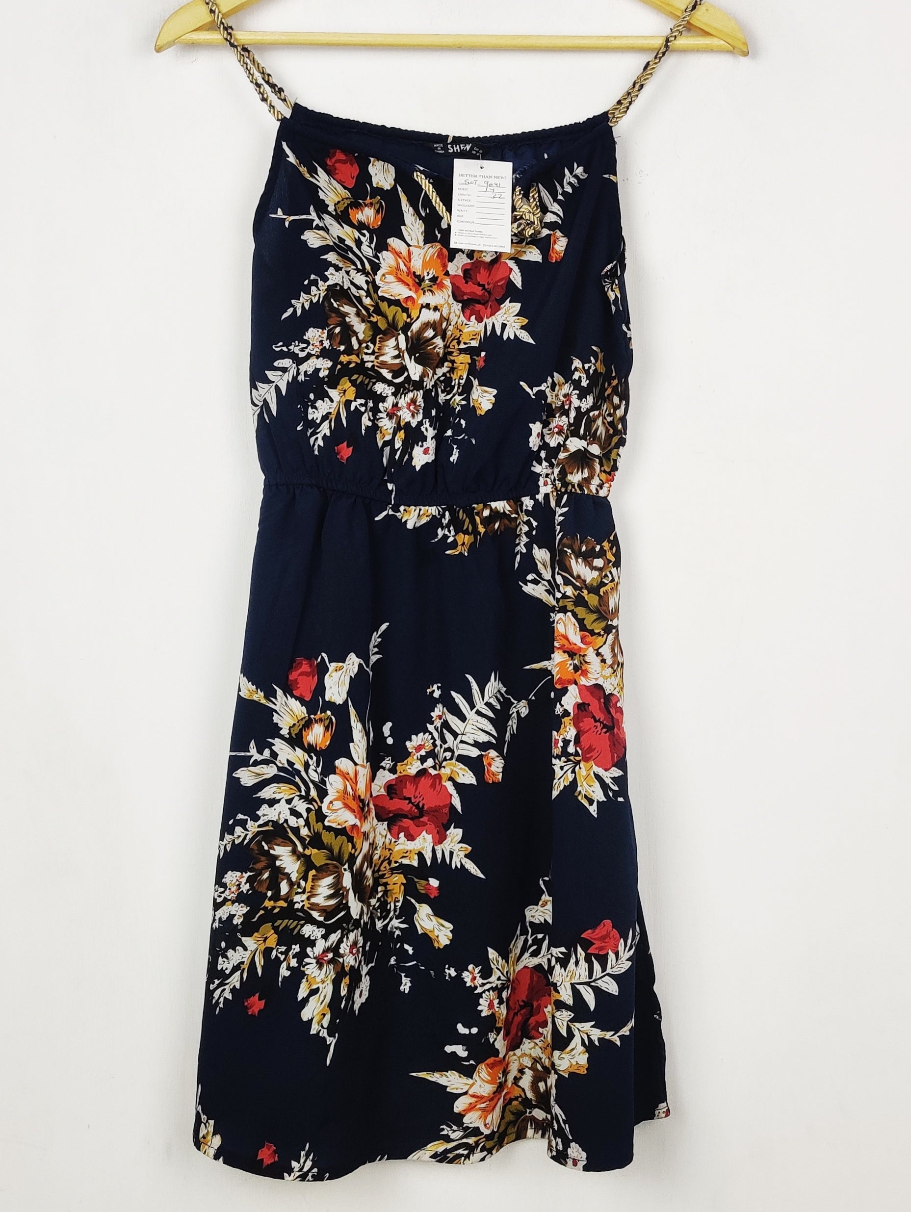Buy online pre-used pre-loved 100% authentic & Original branded Shein (SWT-9041) available in Pakistan. Top international brands avilable.