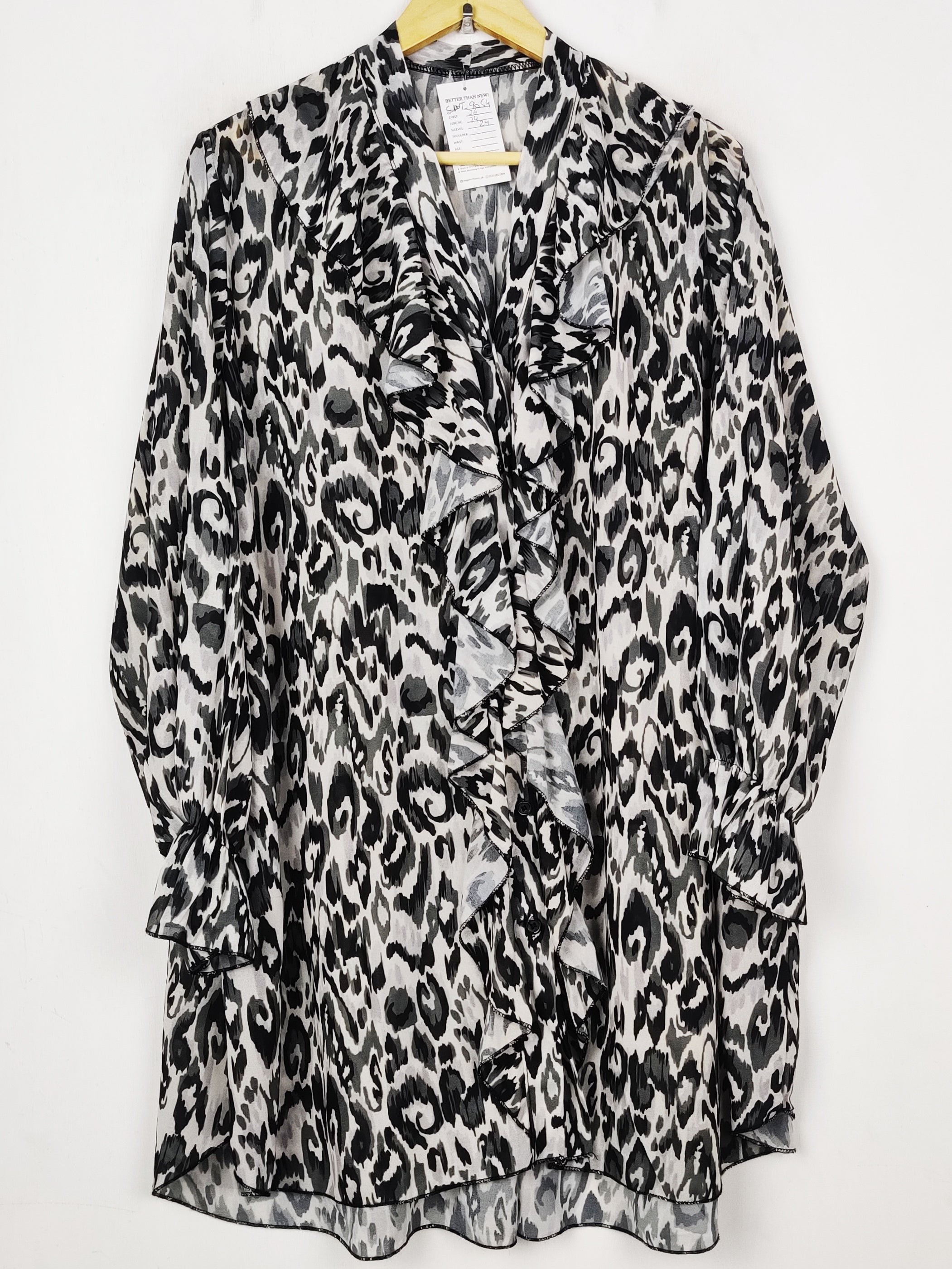 Buy online pre-used pre-loved 100% authentic & Original branded Unknown Brand (SWT-9054) available in Pakistan. Top international brands avilable.