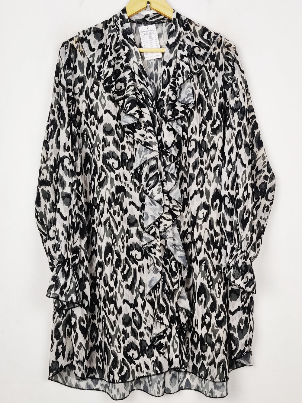 Buy online pre-used pre-loved 100% authentic & Original branded Unknown Brand (SWT-9054) available in Pakistan. Top international brands avilable.