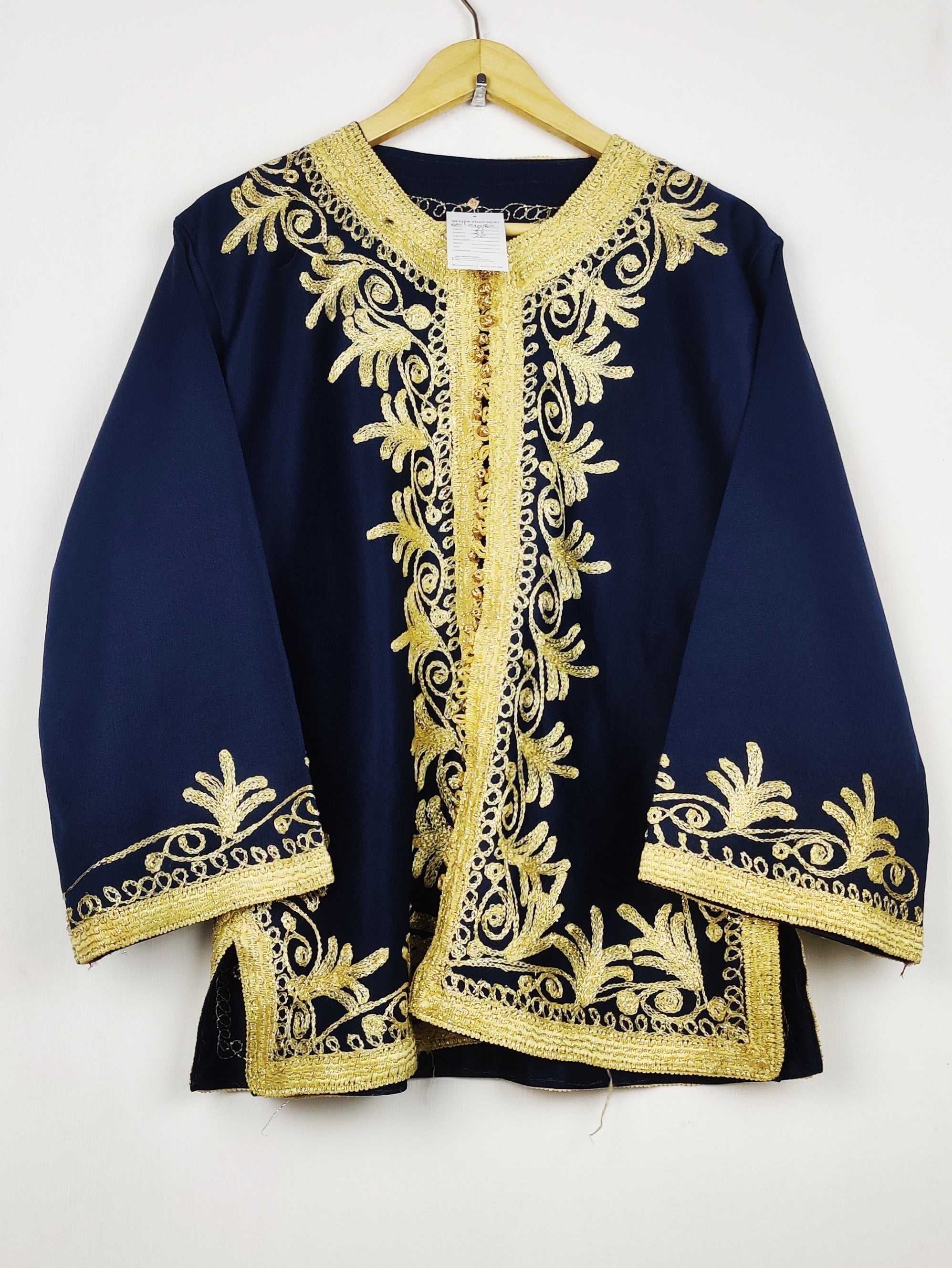 Buy online pre-used pre-loved 100% authentic & Original branded Unknown Brand (SWT-9080) available in Pakistan. Top international brands avilable.