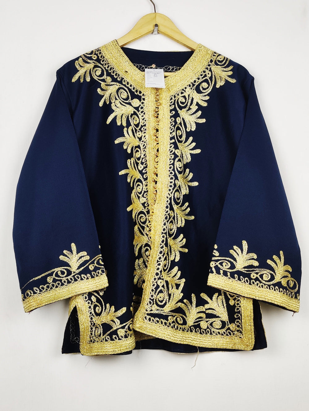 Buy online pre-used pre-loved 100% authentic & Original branded Unknown Brand (SWT-9080) available in Pakistan. Top international brands avilable.