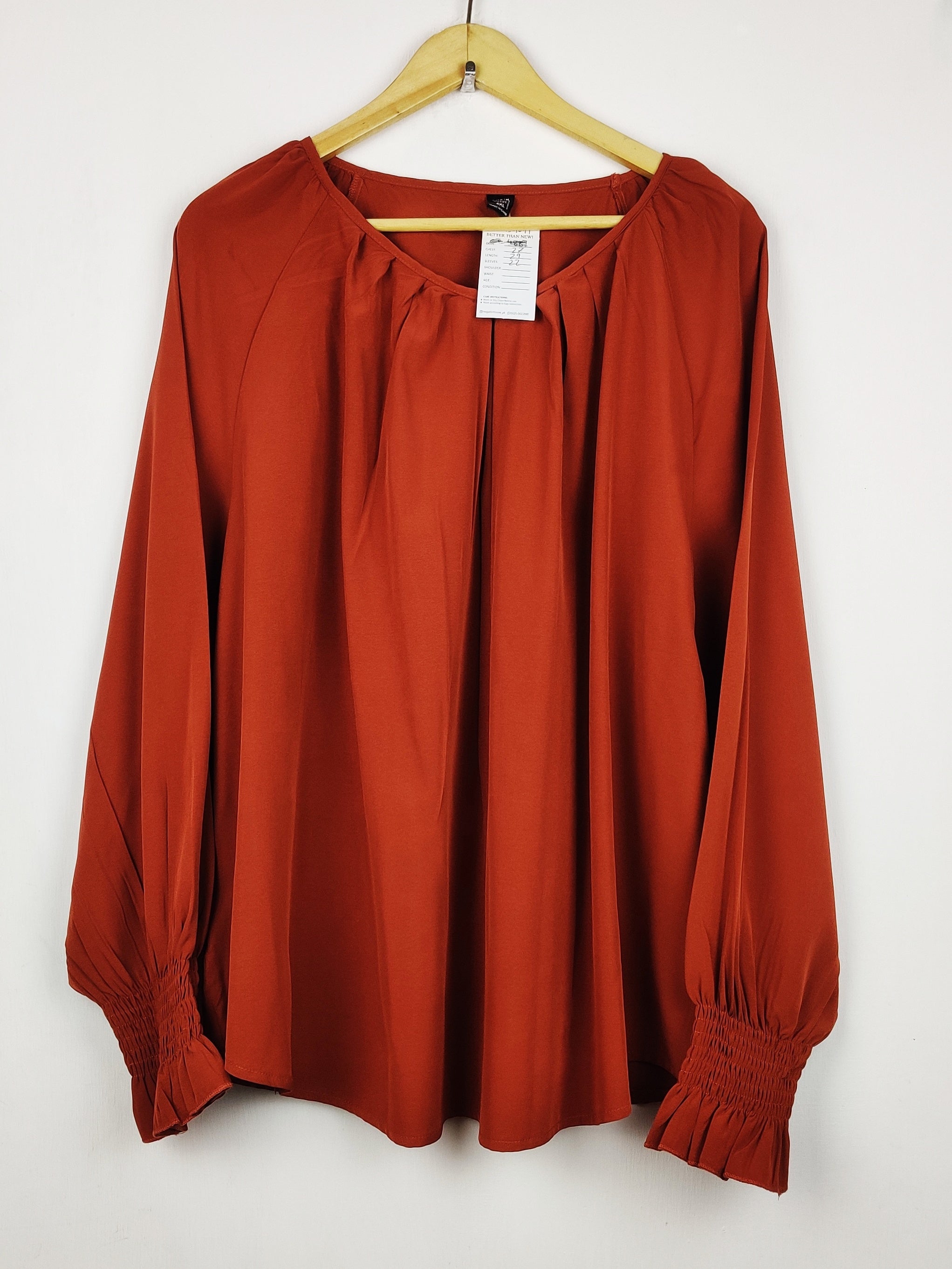 Buy online pre-used pre-loved 100% authentic & Original branded Shein (SWT-9097) available in Pakistan. Top international brands avilable.