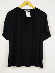 Buy online pre-used pre-loved 100% authentic & Original branded H&M (SWT-9099) available in Pakistan. Top international brands avilable.