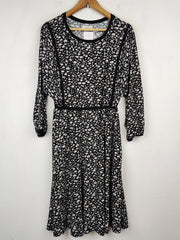 Buy online pre-used pre-loved 100% authentic & Original branded Max Studio (SWT-90) available in Pakistan. Top international brands avilable.