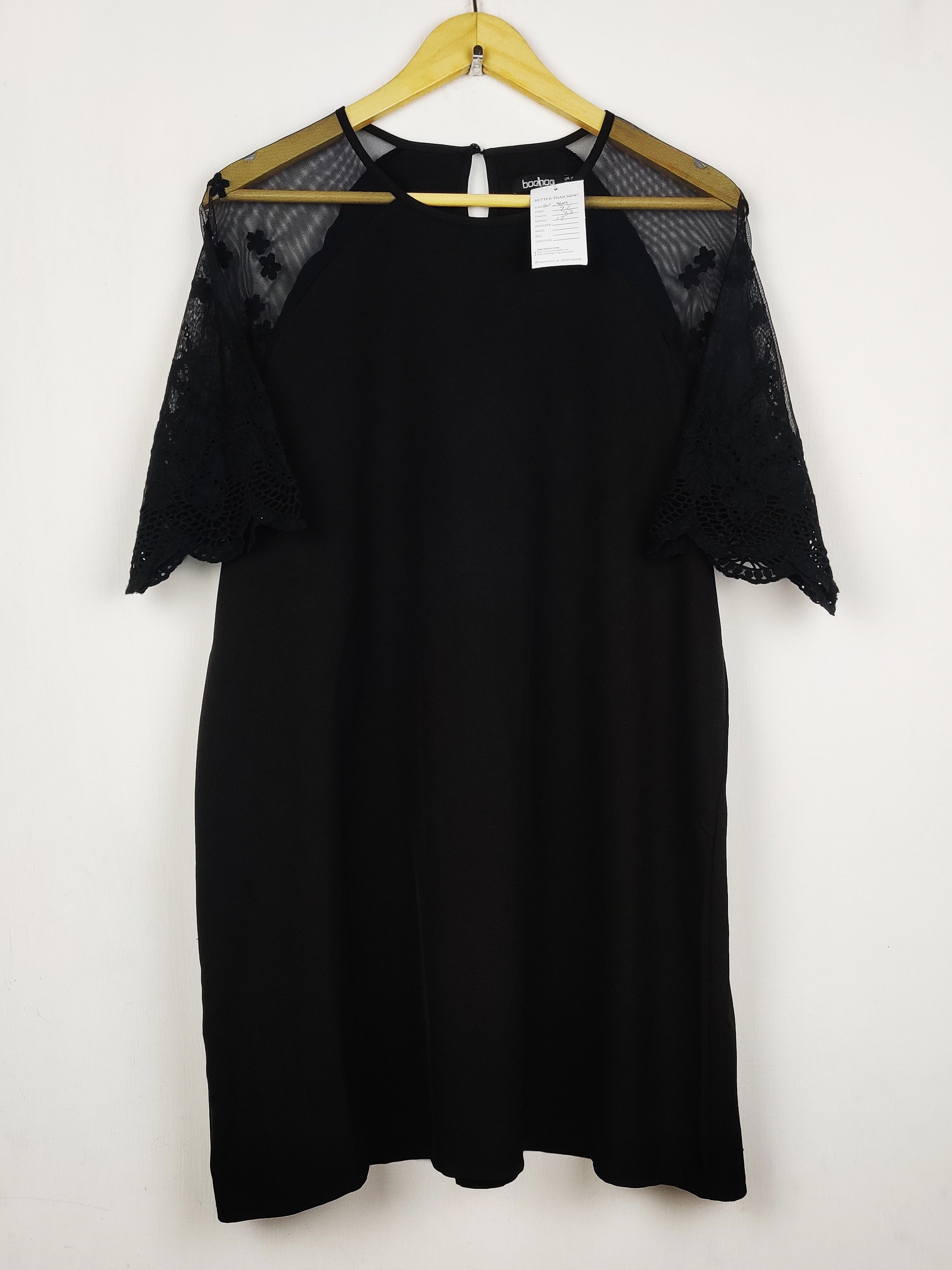 Buy online pre-used pre-loved 100% authentic & Original branded Unknown Brand (SWT-9104) available in Pakistan. Top international brands avilable.