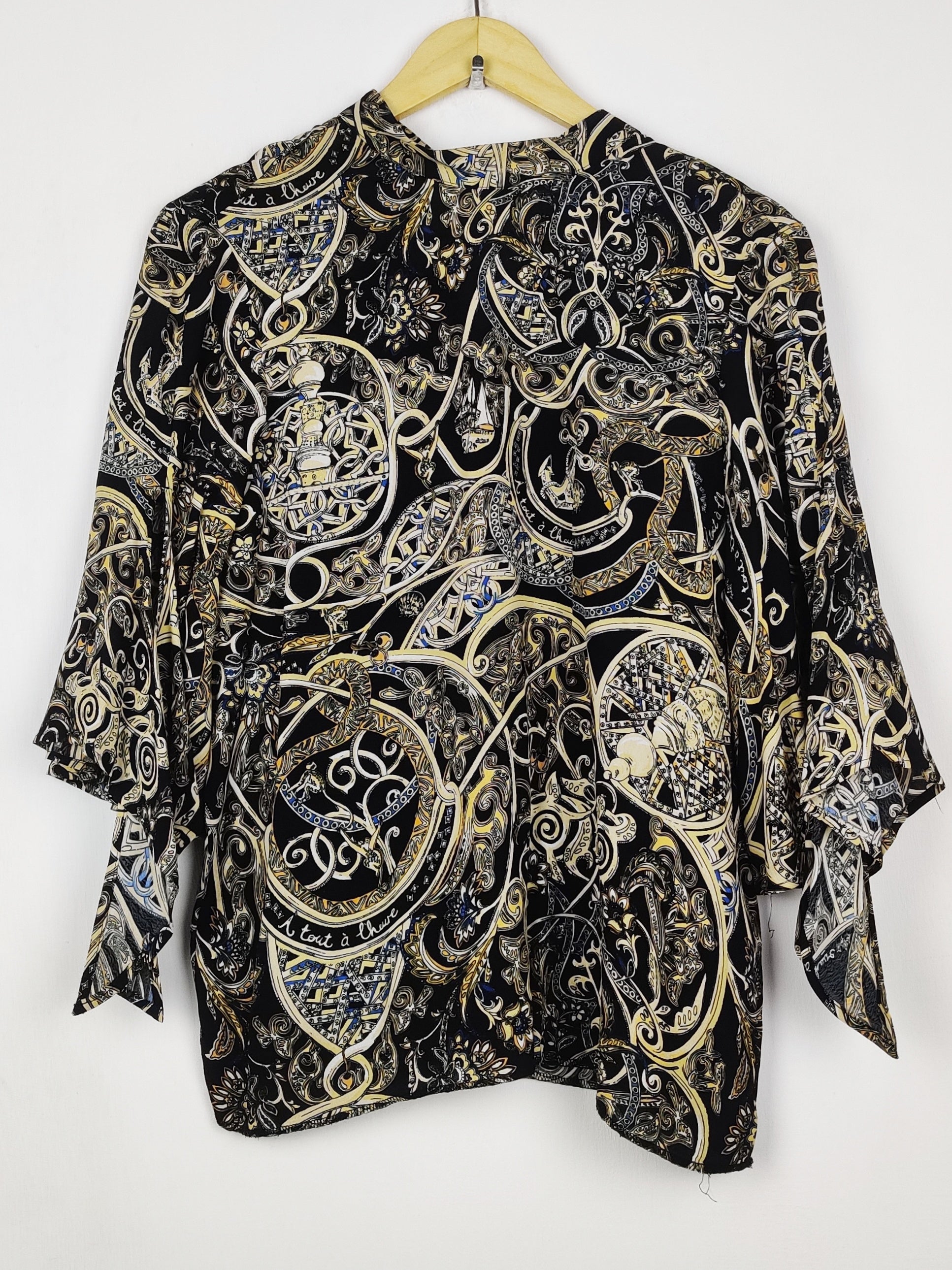 Buy online pre-used pre-loved 100% authentic & Original branded H&M (SWT-9112) available in Pakistan. Top international brands avilable.