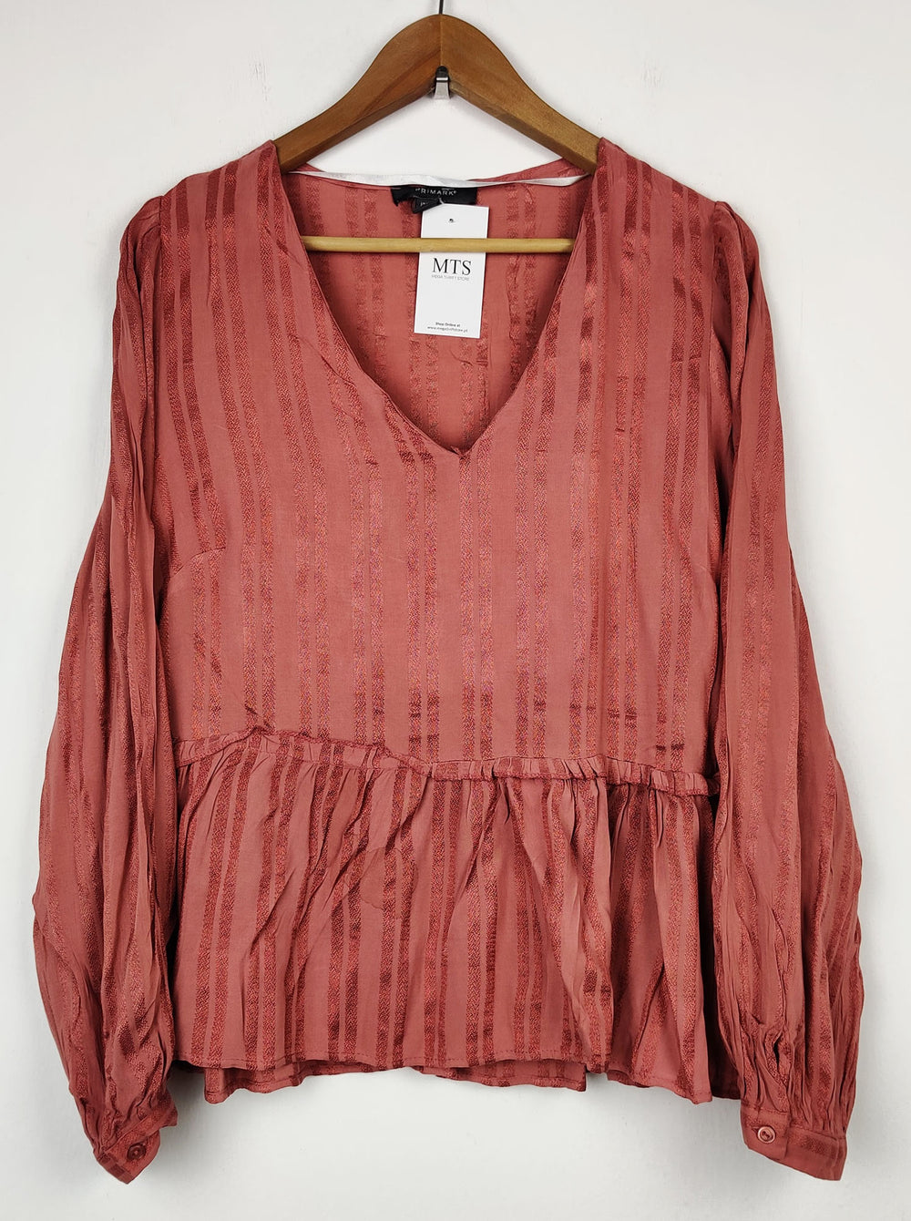 Buy online pre-used pre-loved 100% authentic & Original branded Primark (SWT-911) available in Pakistan. Top international brands avilable.