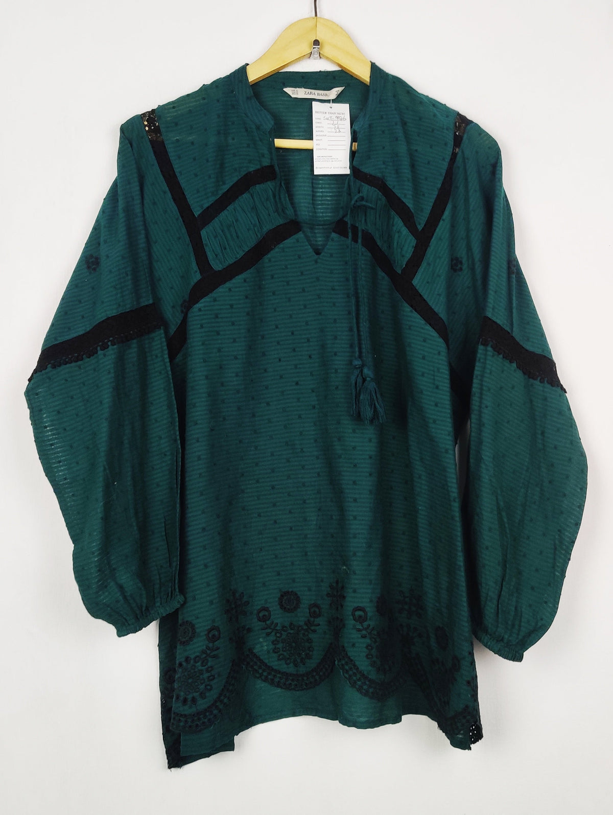 Buy online pre-used pre-loved 100% authentic & Original branded Zara (SWT-9126) available in Pakistan. Top international brands avilable.