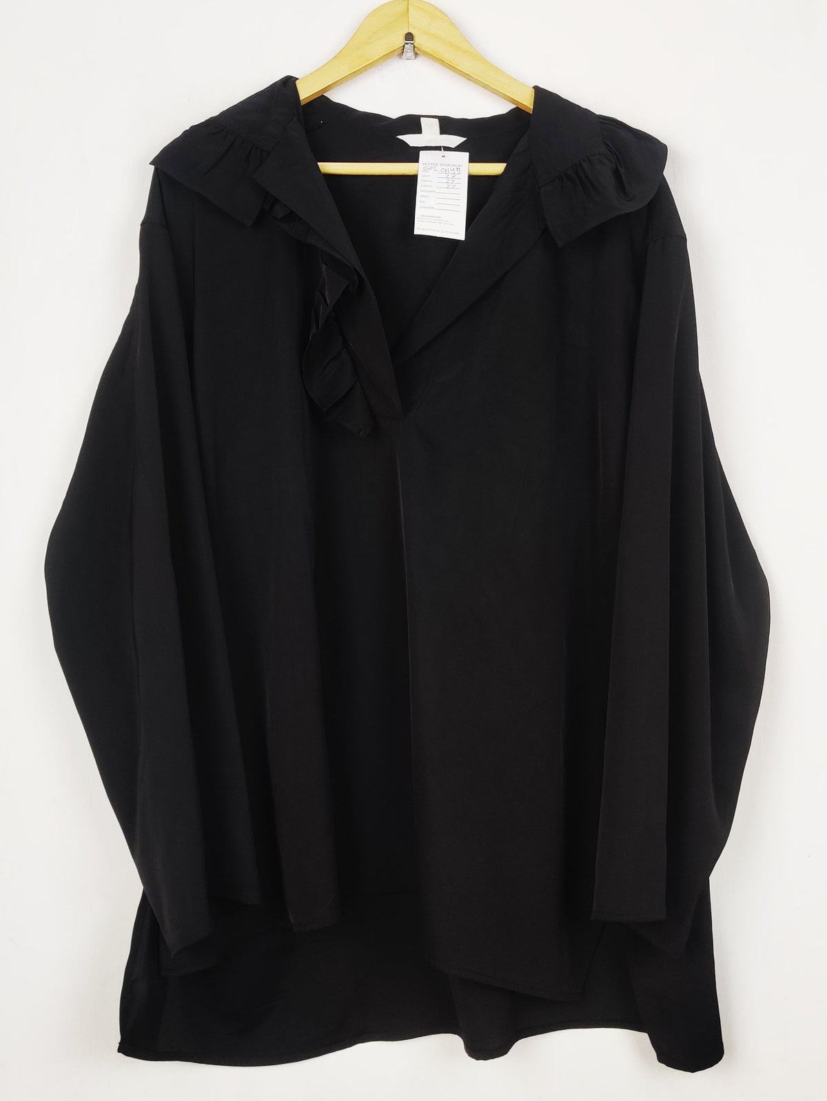 Buy online pre-used pre-loved 100% authentic & Original branded H&M (SWT-9147) available in Pakistan. Top international brands avilable.