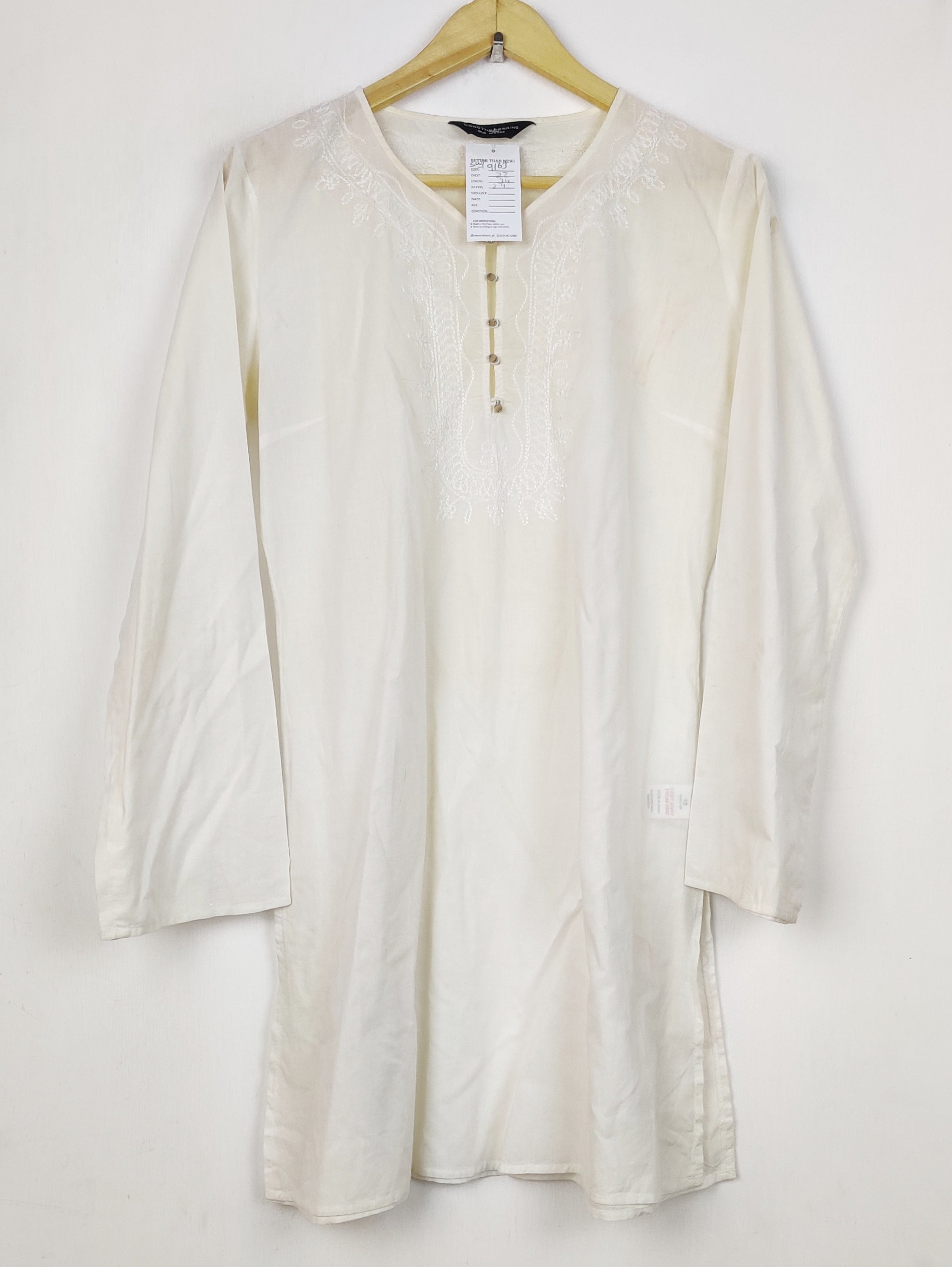 Buy online pre-used pre-loved 100% authentic & Original branded Dorothy Perkins (SWT-9163) available in Pakistan. Top international brands avilable.