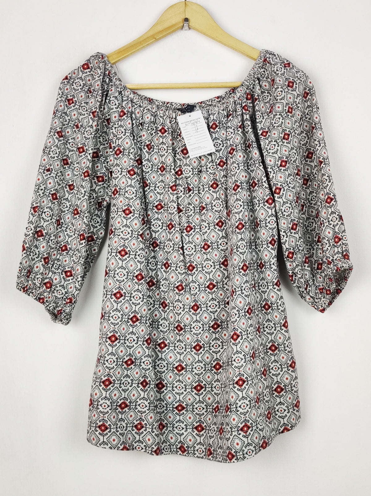 Buy online pre-used pre-loved 100% authentic & Original branded Marks & Spencer (SWT-9184) available in Pakistan. Top international brands avilable.