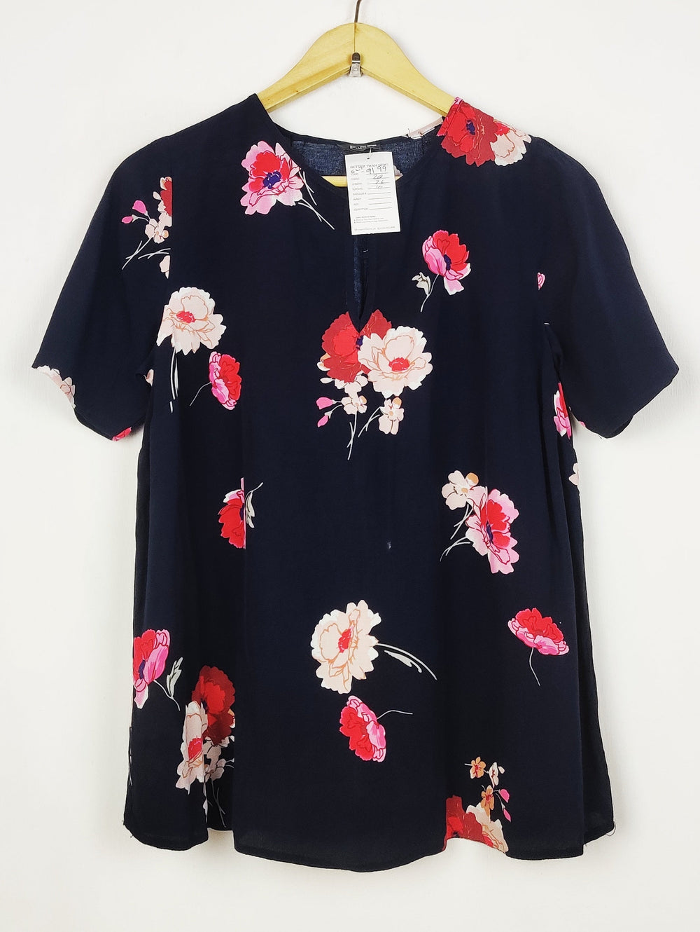 Buy online pre-used pre-loved 100% authentic & Original branded F&F (SWT-9199) available in Pakistan. Top international brands avilable.
