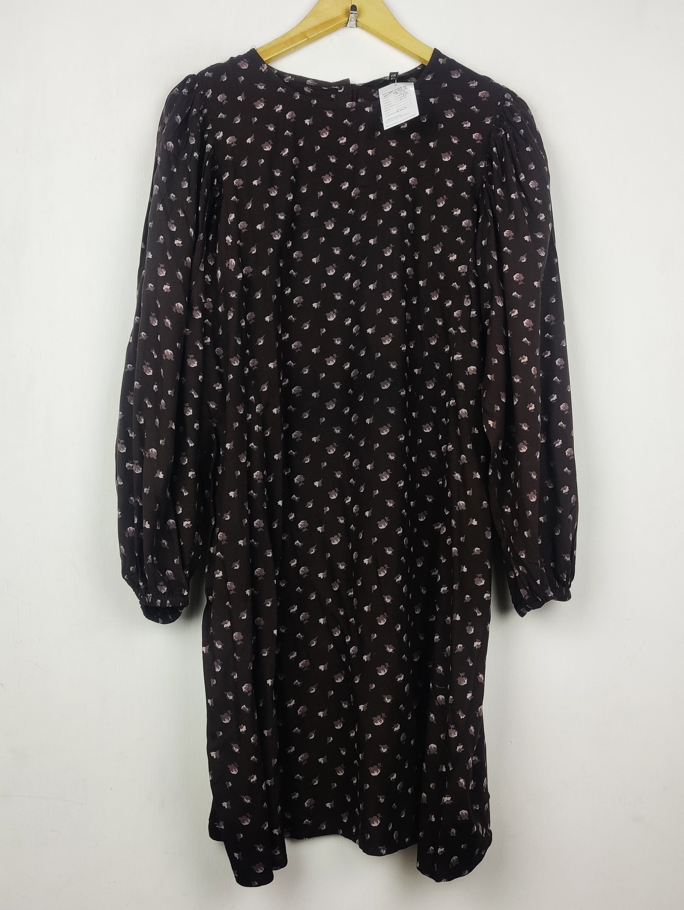 Buy online pre-used pre-loved 100% authentic & Original branded Next (SWT-9213) available in Pakistan. Top international brands avilable.