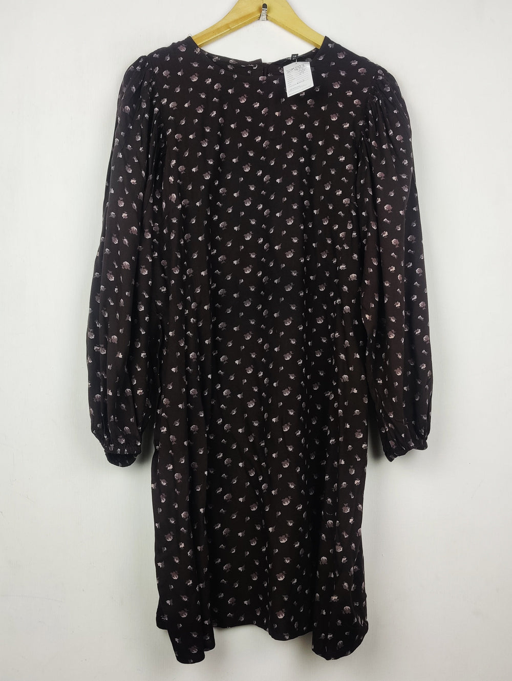 Buy online pre-used pre-loved 100% authentic & Original branded Next (SWT-9213) available in Pakistan. Top international brands avilable.
