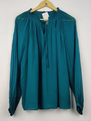 Buy online pre-used pre-loved 100% authentic & Original branded Damart (SWT-9219) available in Pakistan. Top international brands avilable.