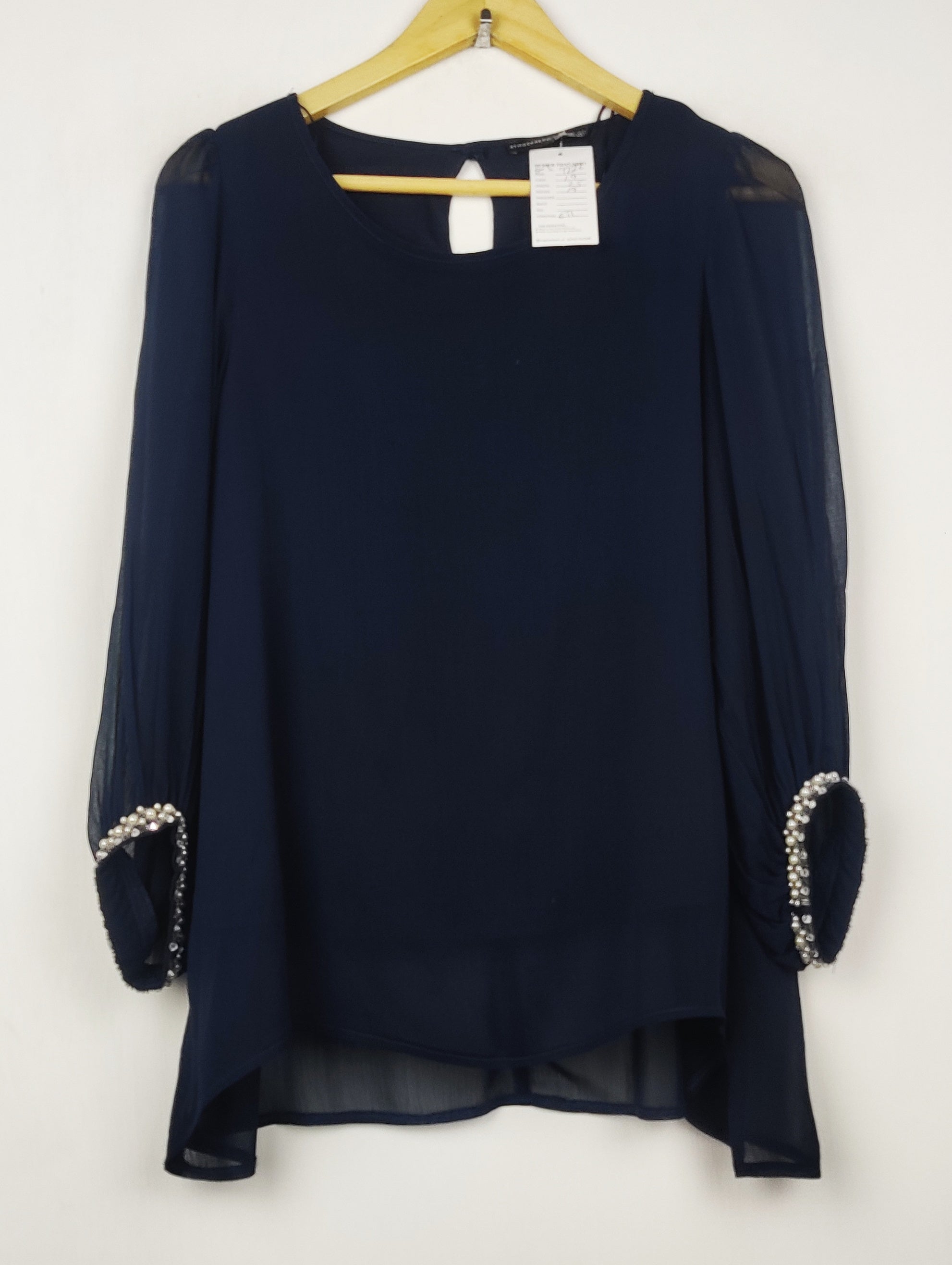 Buy online pre-used pre-loved 100% authentic & Original branded Atmosphere (SWT-9222) available in Pakistan. Top international brands avilable.
