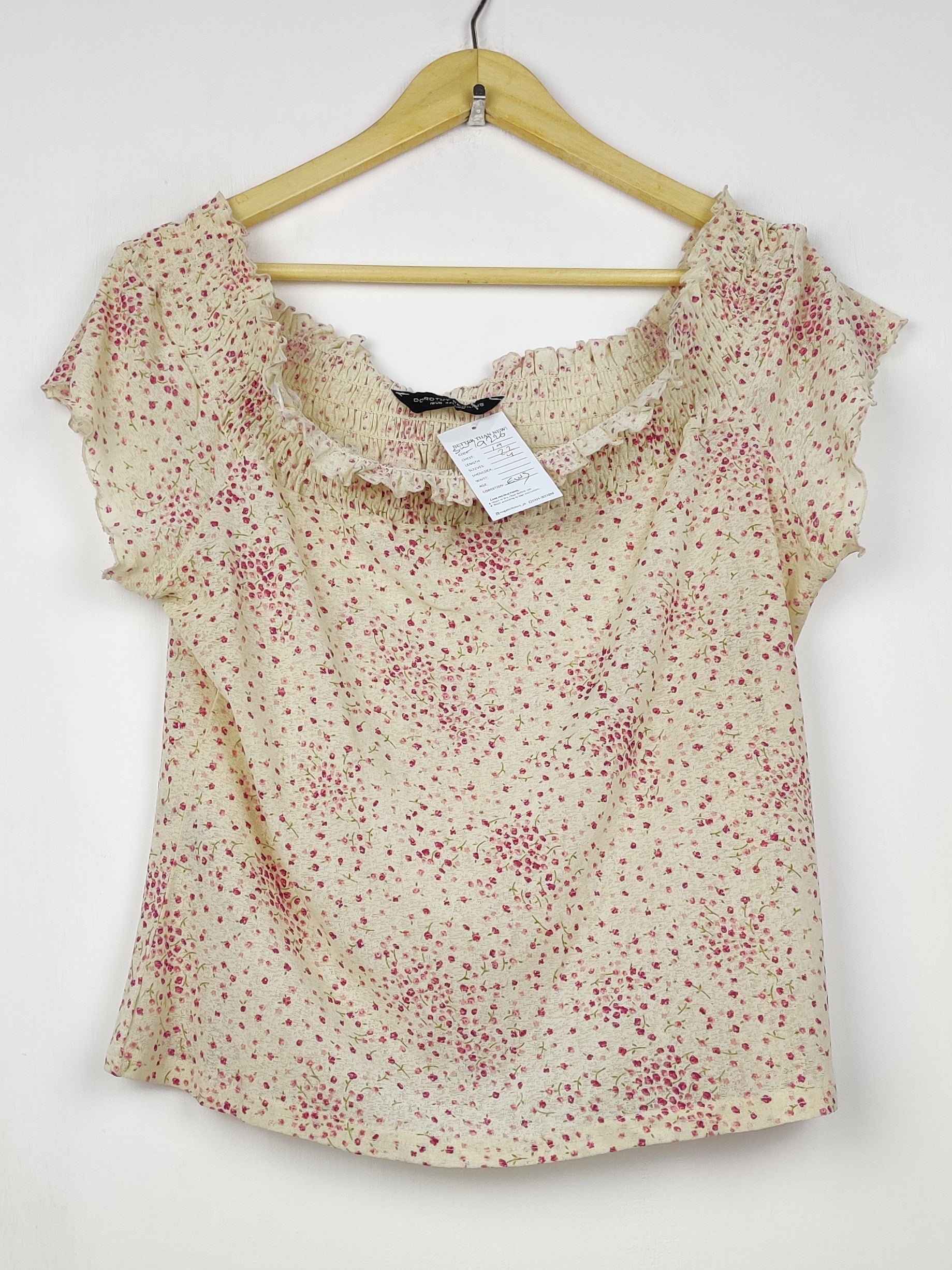 Buy online pre-used pre-loved 100% authentic & Original branded Dorothy Perkins (SWT-9226) available in Pakistan. Top international brands avilable.