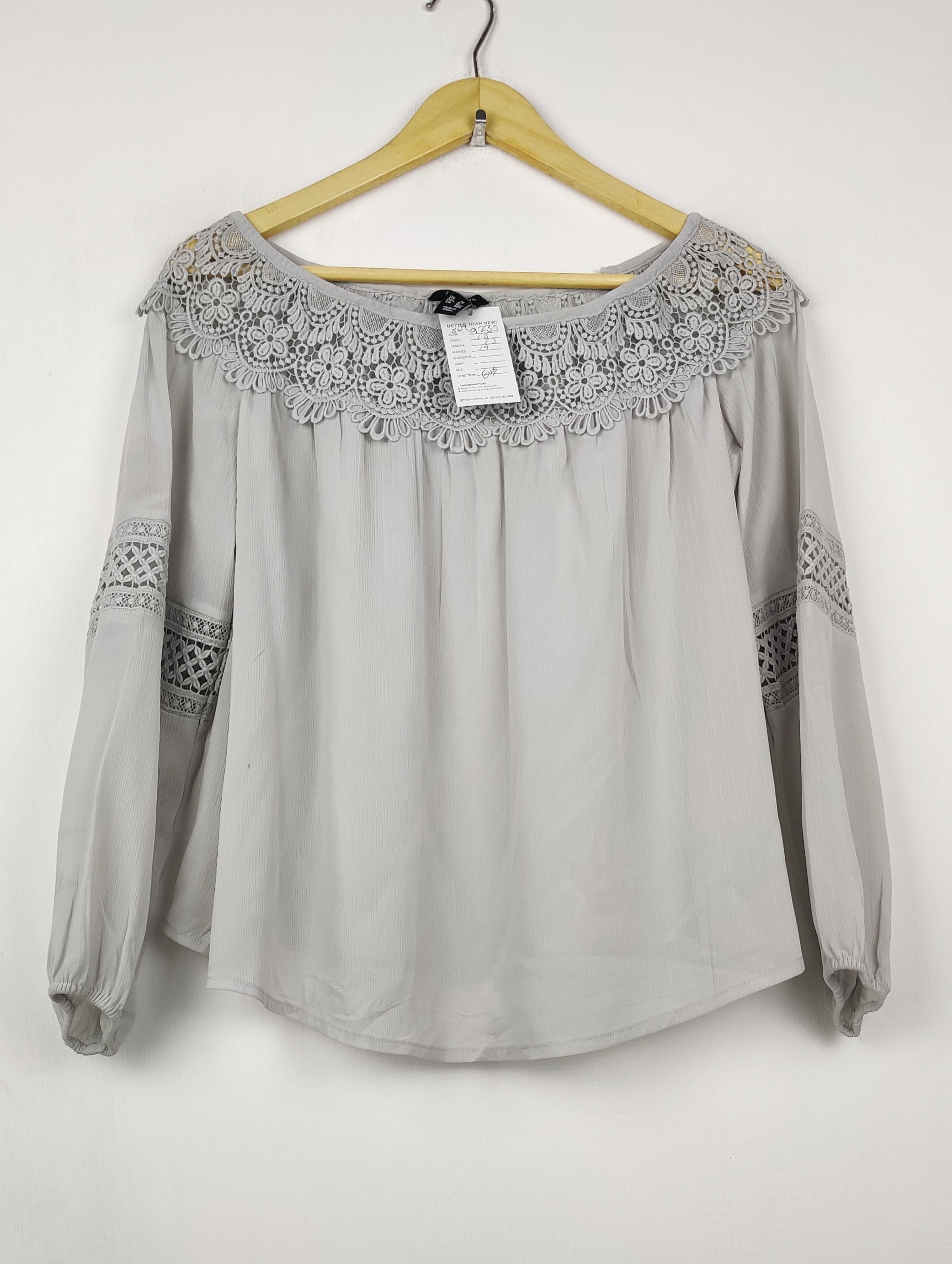 Buy online pre-used pre-loved 100% authentic & Original branded New Look (SWT-9235) available in Pakistan. Top international brands avilable.