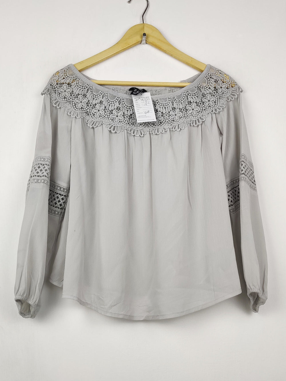Buy online pre-used pre-loved 100% authentic & Original branded New Look (SWT-9235) available in Pakistan. Top international brands avilable.