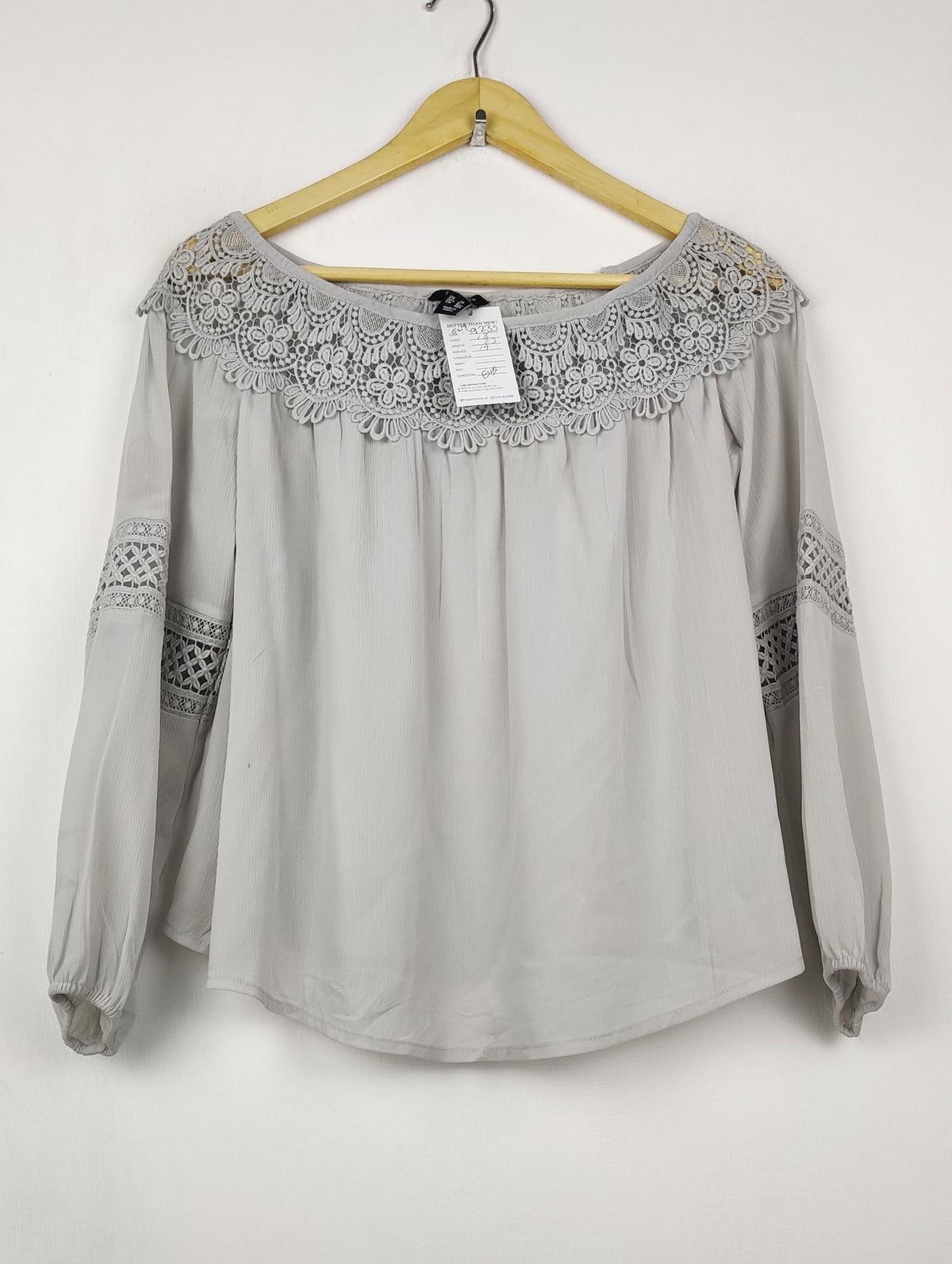 Buy online pre-used pre-loved 100% authentic & Original branded New Look (SWT-9235) available in Pakistan. Top international brands avilable.