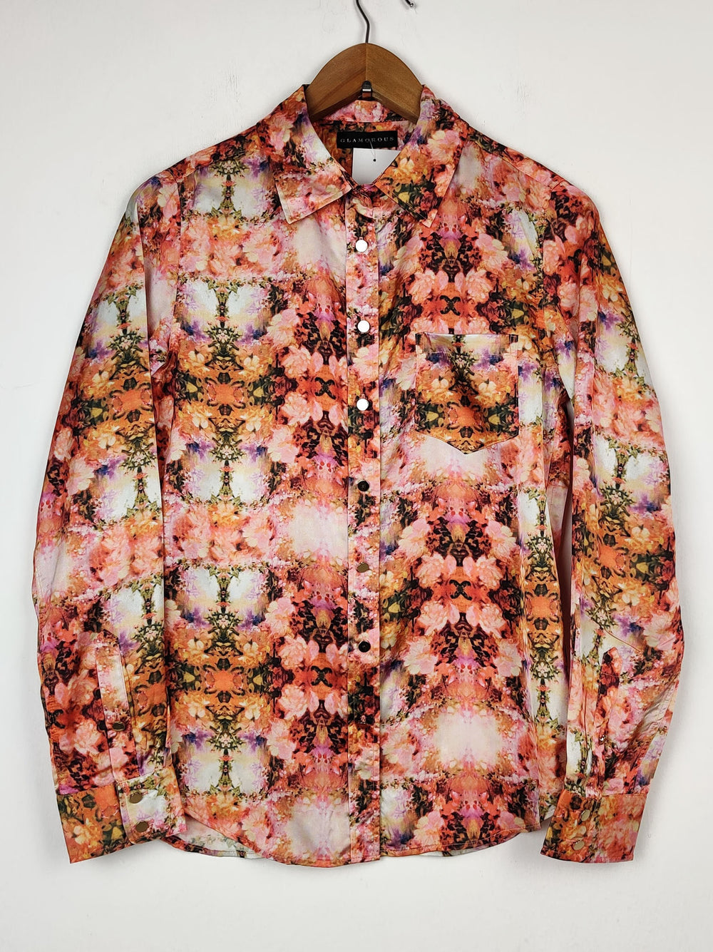 Buy online pre-used pre-loved 100% authentic & Original branded Glamorous (SWT-924) available in Pakistan. Top international brands avilable.