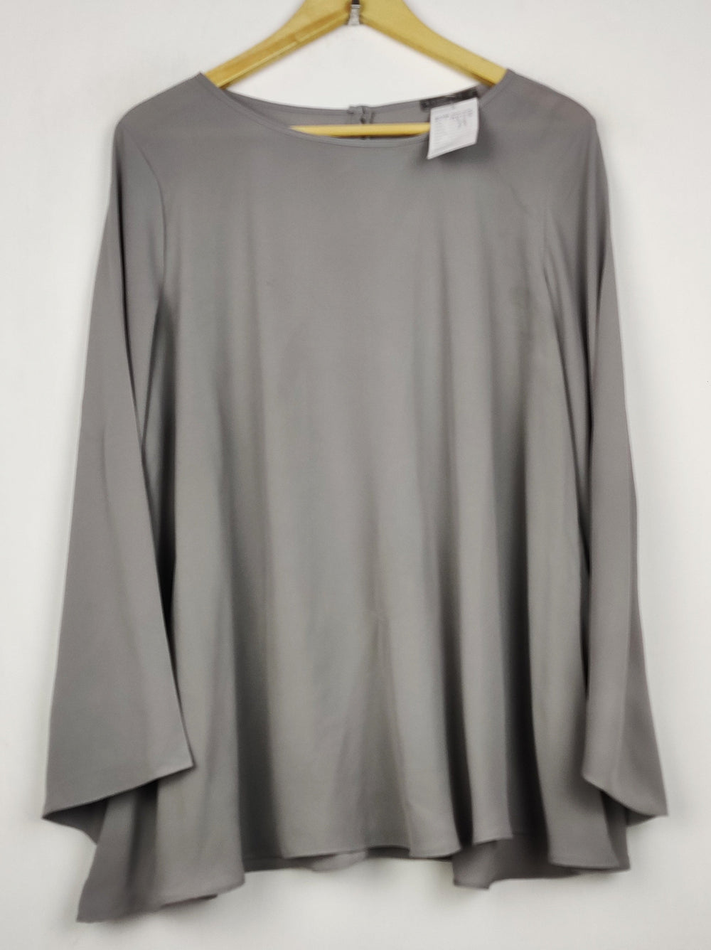 Buy online pre-used pre-loved 100% authentic & Original branded Poplook (SWT-9278) available in Pakistan. Top international brands avilable.