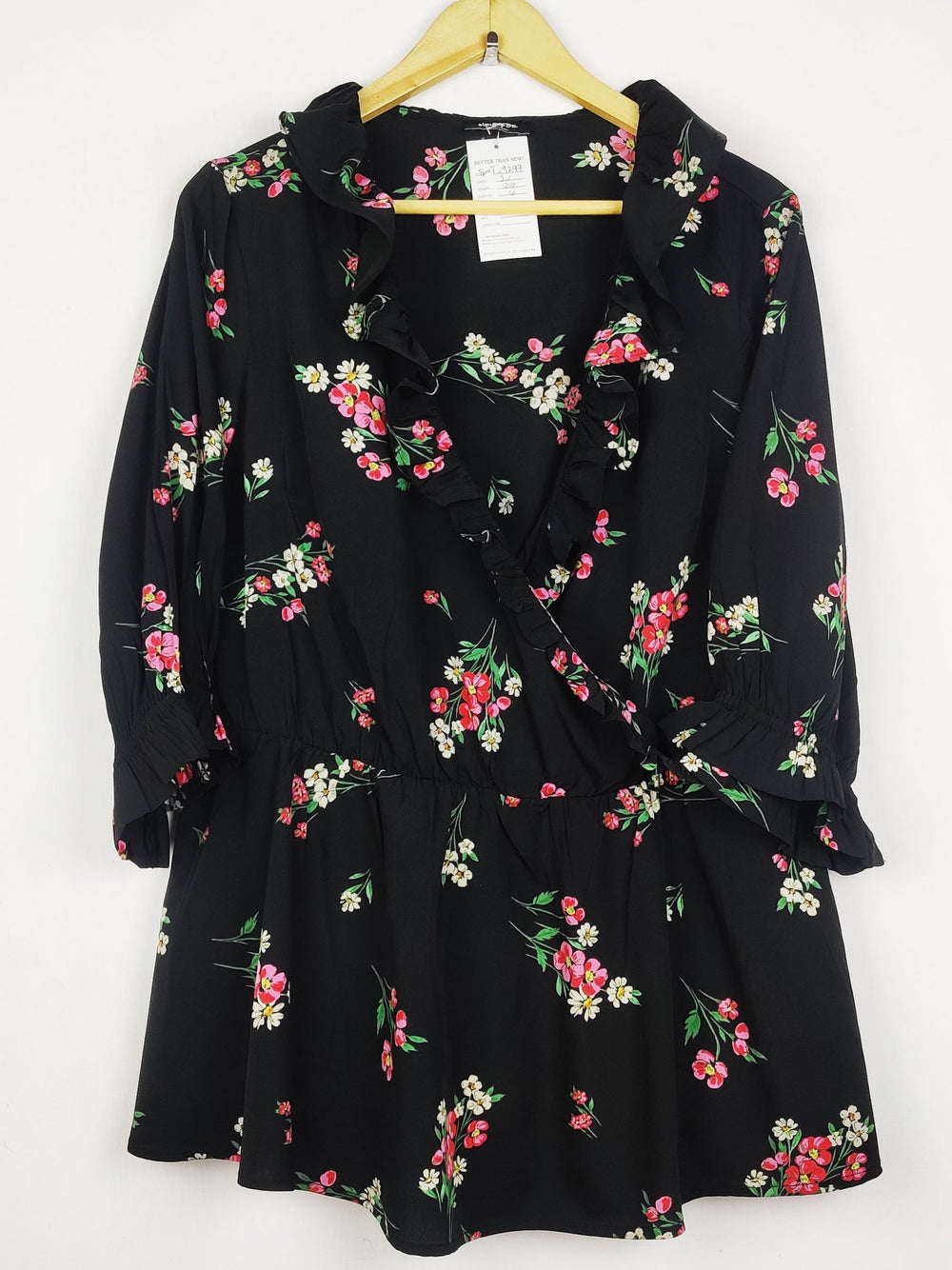 Buy online pre-used pre-loved 100% authentic & Original branded Simply Be (SWT-9297) available in Pakistan. Top international brands avilable.