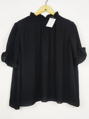 Buy online pre-used pre-loved 100% authentic & Original branded Primark (SWT-9301) available in Pakistan. Top international brands avilable.