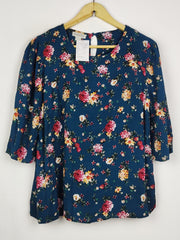 Buy online pre-used pre-loved 100% authentic & Original branded Shein (SWT-9302) available in Pakistan. Top international brands avilable.