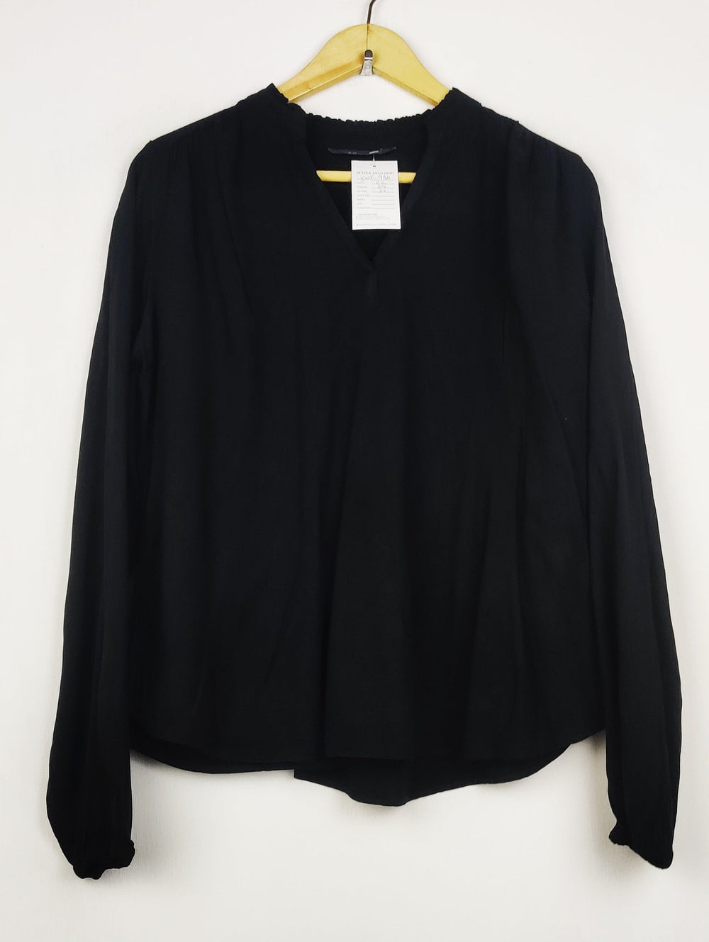 Buy online pre-used pre-loved 100% authentic & Original branded Marks & Spencer (SWT-9311) available in Pakistan. Top international brands avilable.
