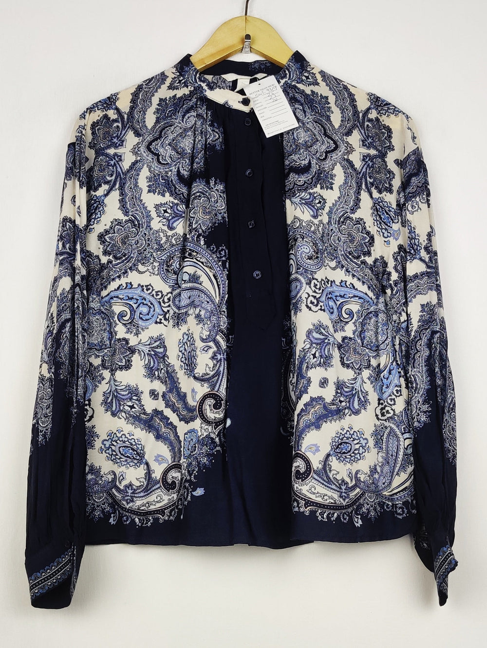 Buy online pre-used pre-loved 100% authentic & Original branded H&M (SWT-9319) available in Pakistan. Top international brands avilable.