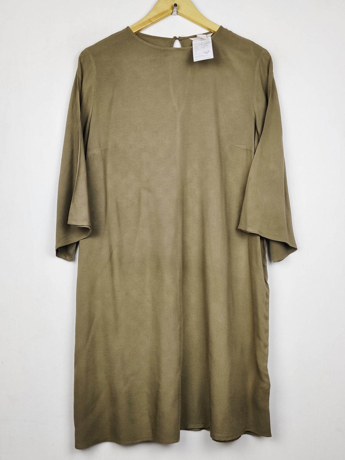 Buy online pre-used pre-loved 100% authentic & Original branded H&M (SWT-9323) available in Pakistan. Top international brands avilable.