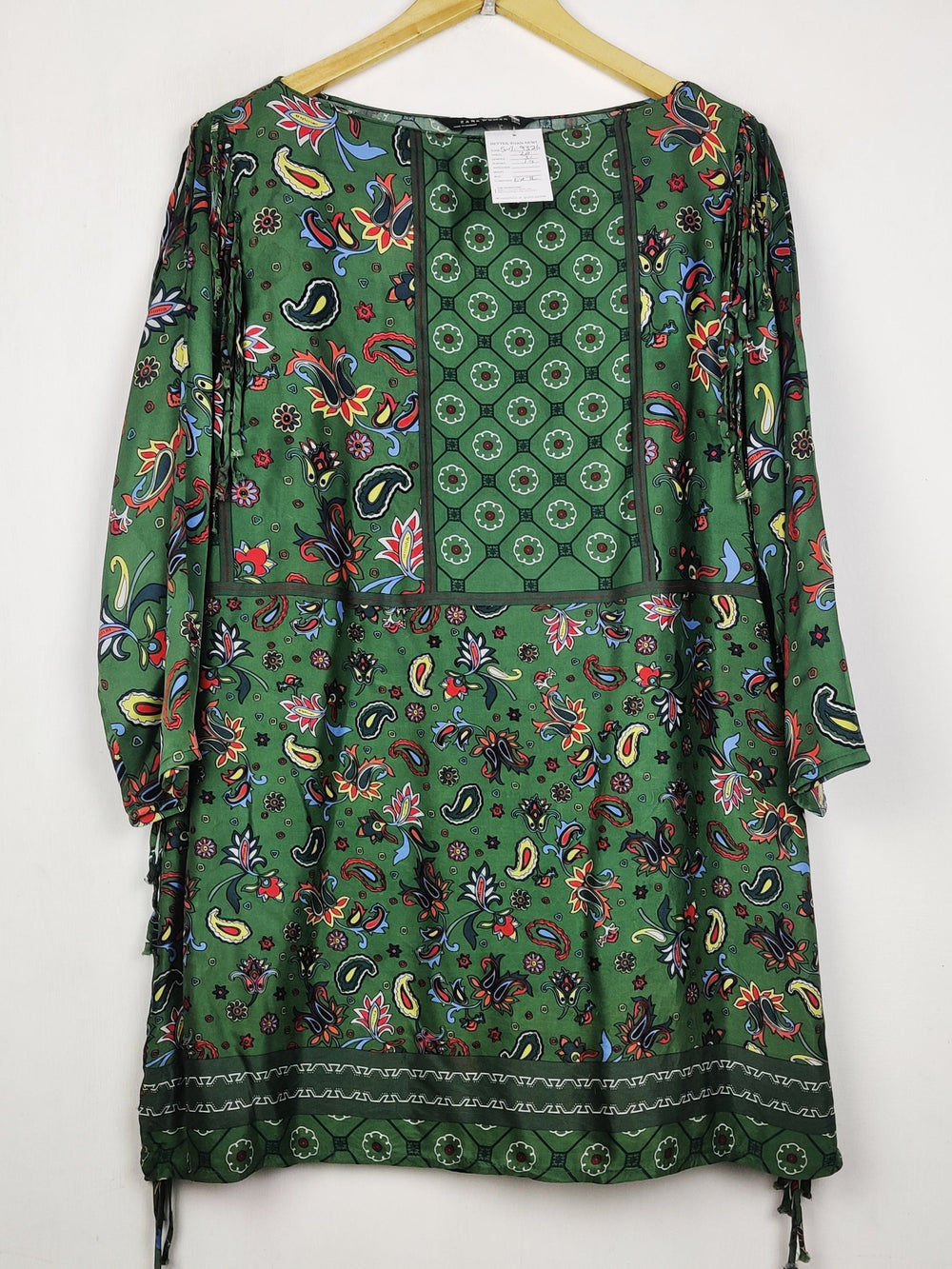 Buy online pre-used pre-loved 100% authentic & Original branded Zara (SWT-9326) available in Pakistan. Top international brands avilable.