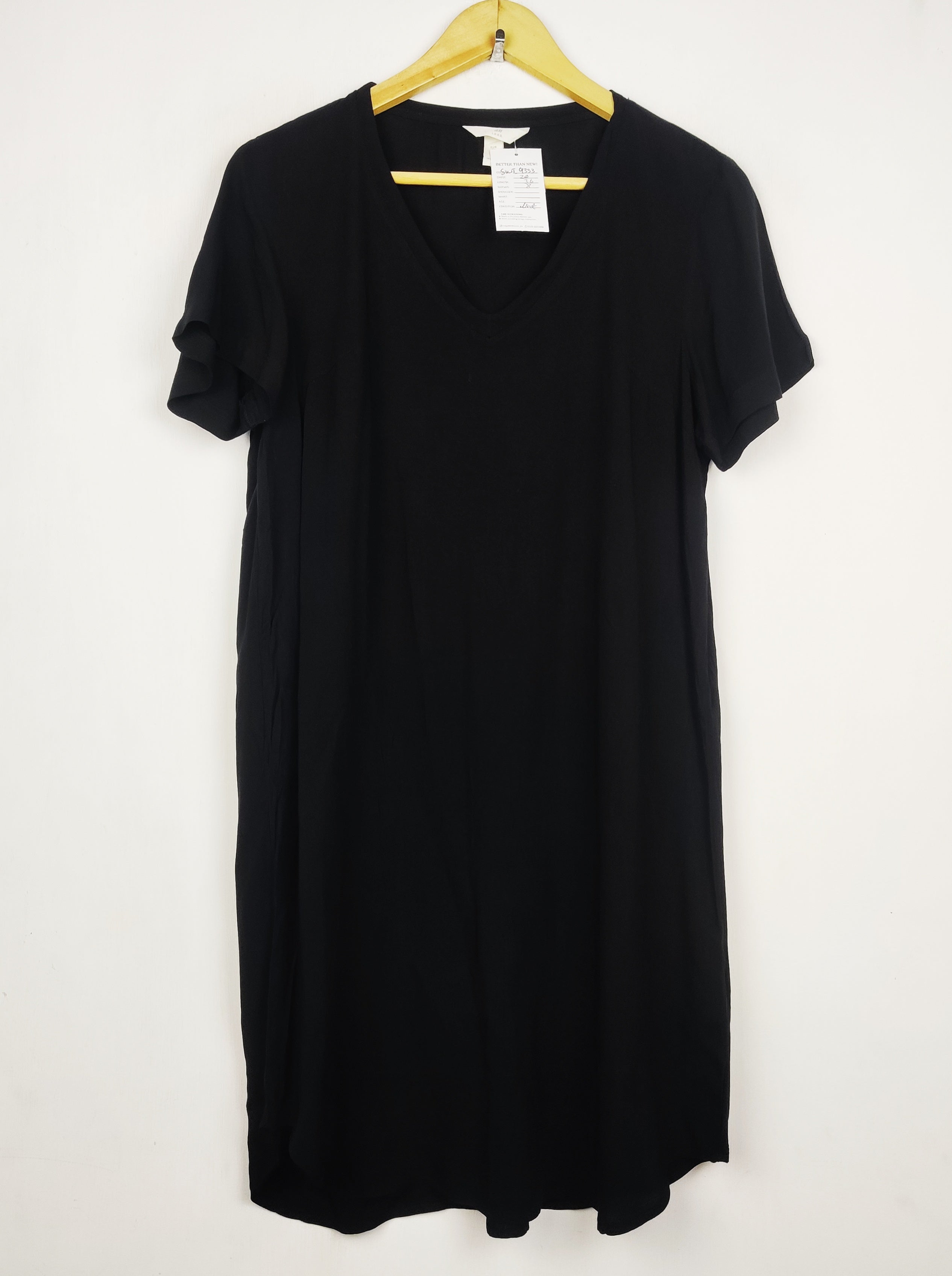 Buy online pre-used pre-loved 100% authentic & Original branded H&M (SWT-9333) available in Pakistan. Top international brands avilable.
