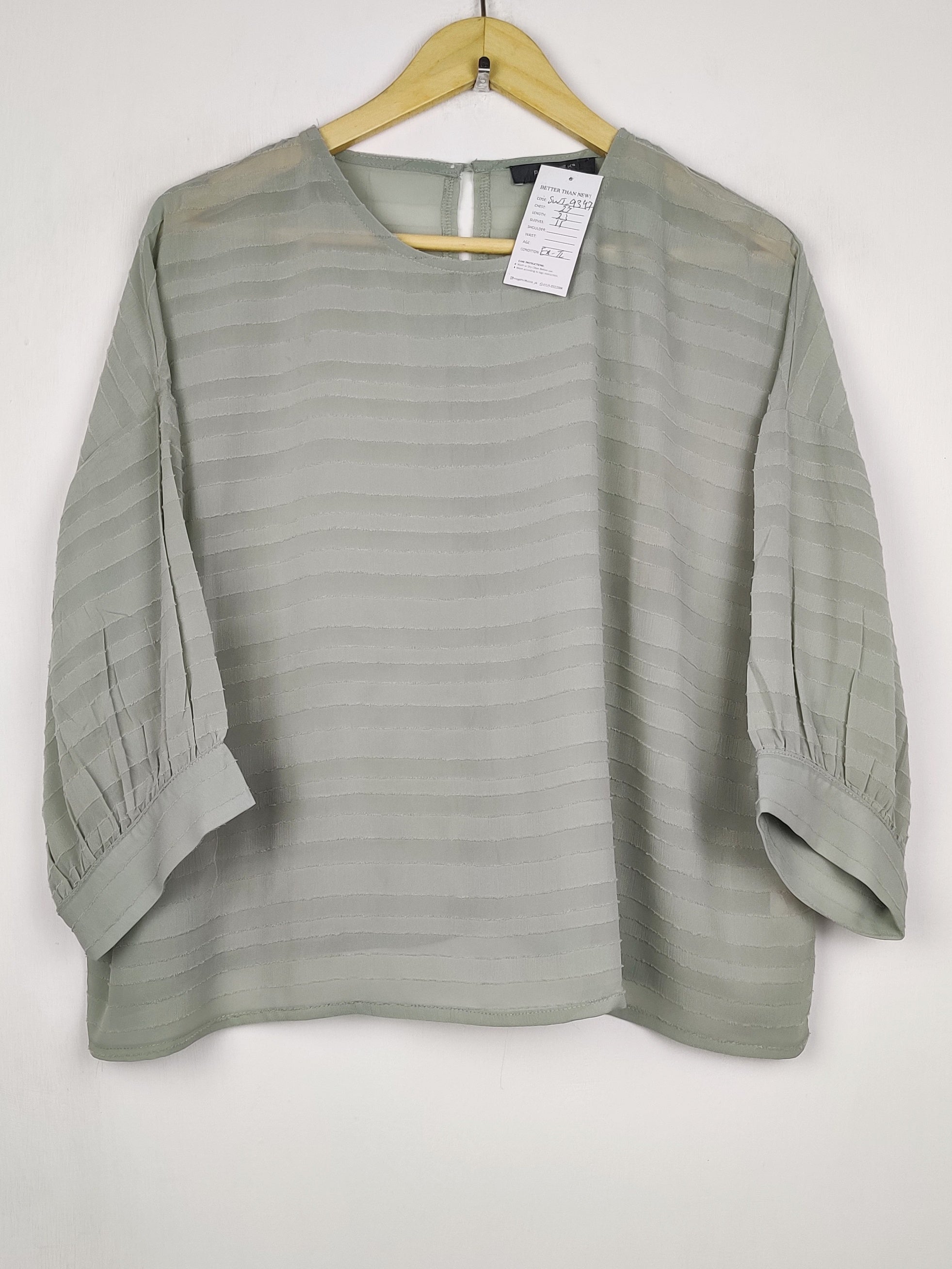 Buy online pre-used pre-loved 100% authentic & Original branded Primark (SWT-9347) available in Pakistan. Top international brands avilable.
