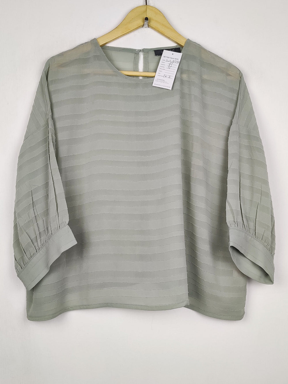 Buy online pre-used pre-loved 100% authentic & Original branded Primark (SWT-9347) available in Pakistan. Top international brands avilable.